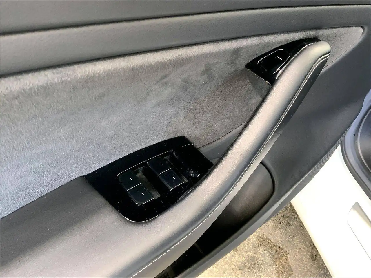 Tesla Model 3 снимка Tesla Model 3