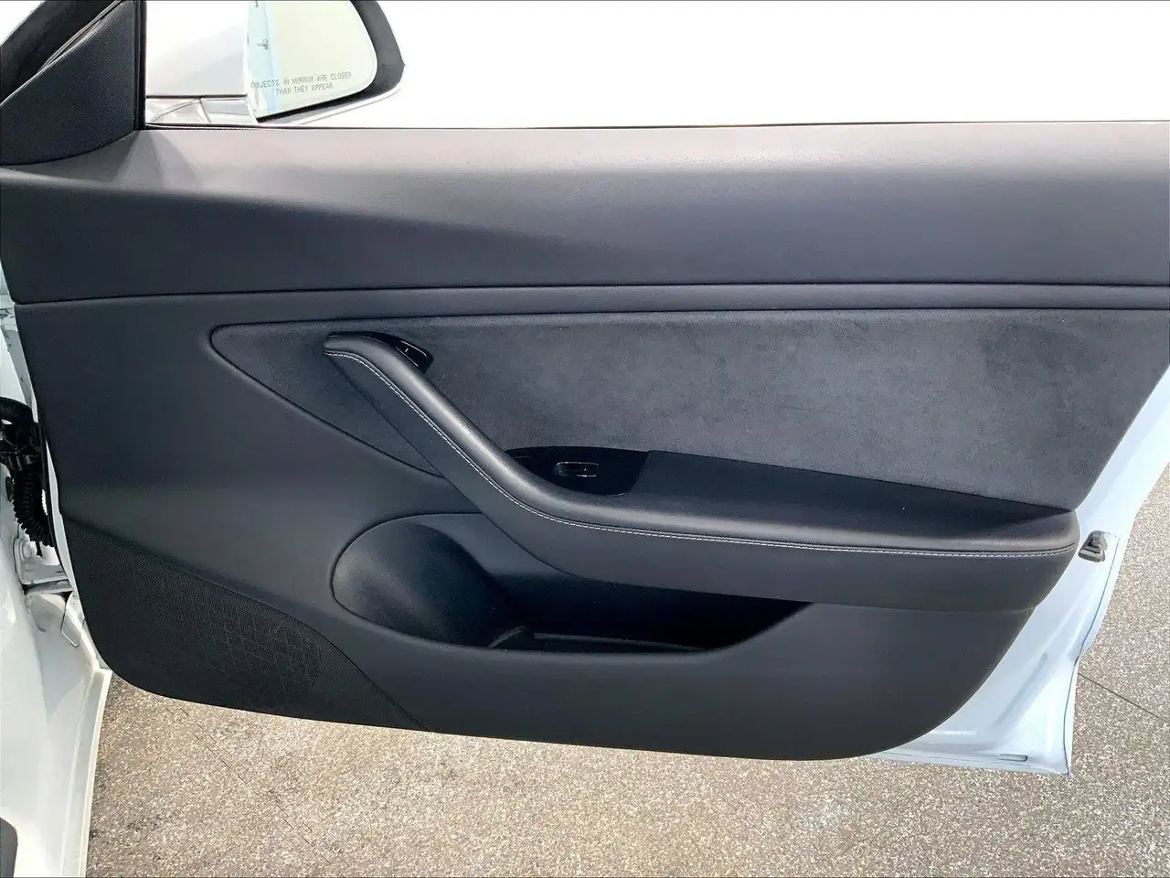 Tesla Model 3 снимка Tesla Model 3