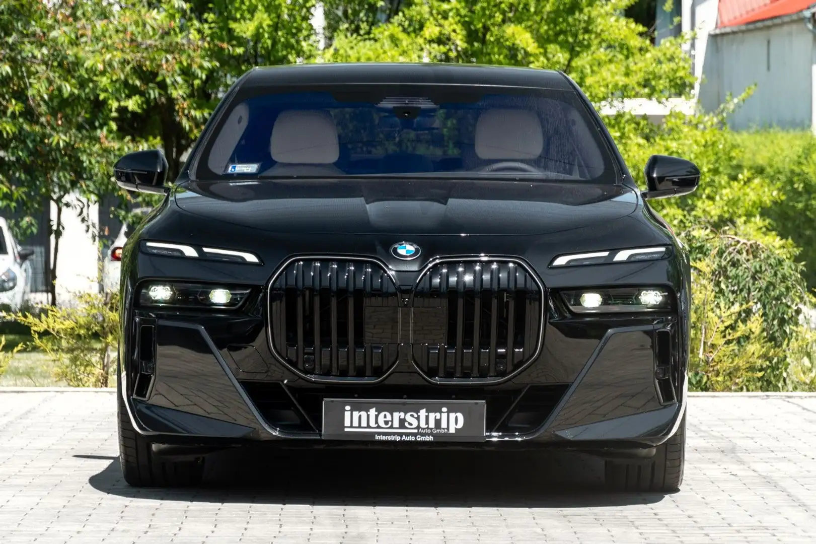 BMW 740 d xDrive M SPORT.LUFTF.SOFTC.SKY.MASSAGE.B&W Czarny - 2