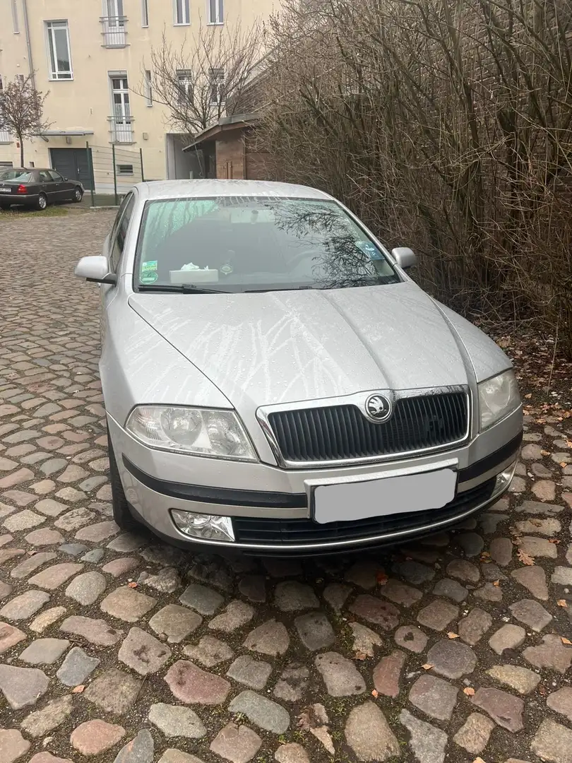 Skoda Octavia 1.6 Ambiente Silber - 1
