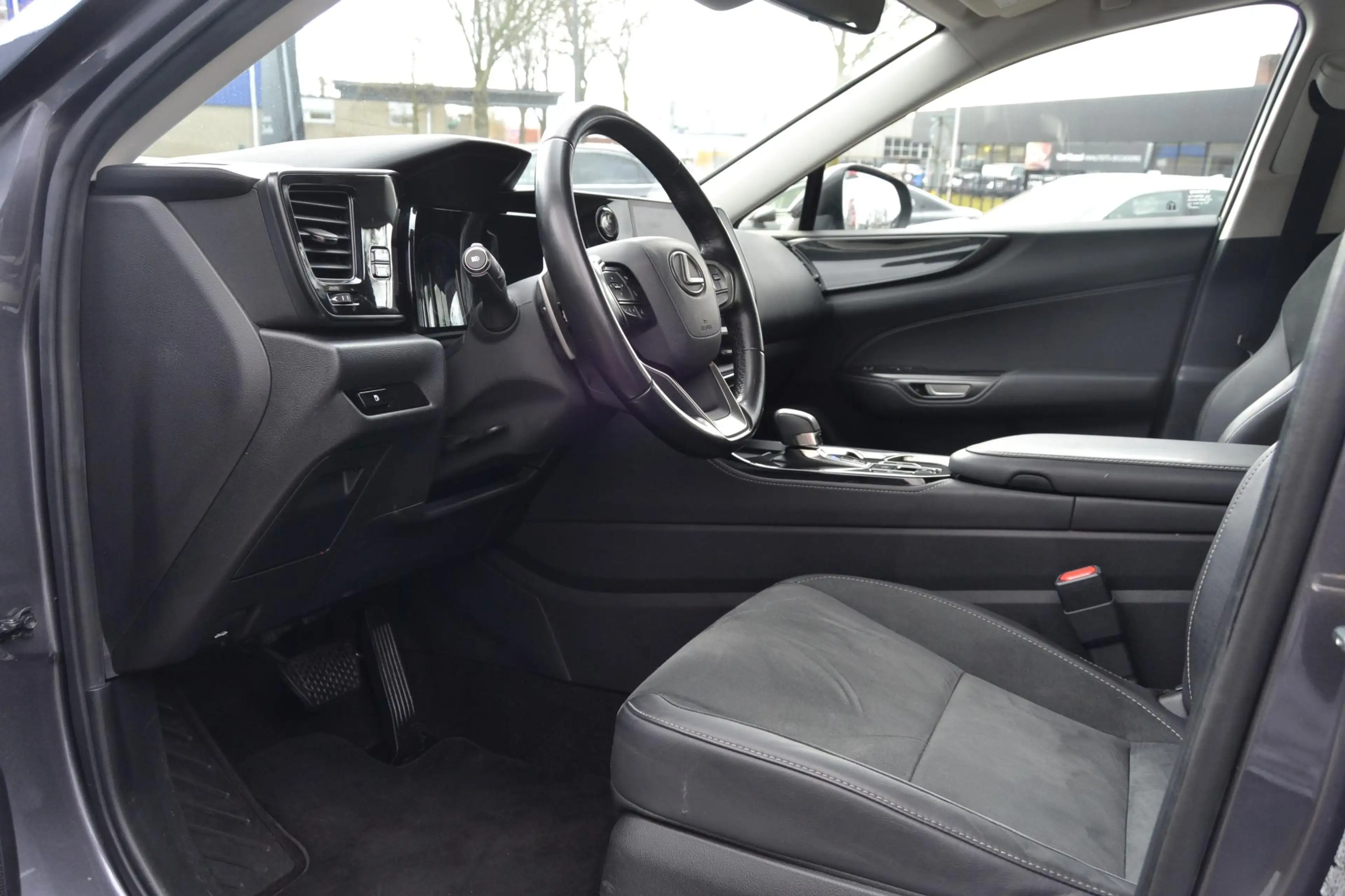 Lexus NX 350h NL-AUTO CAMERA AD-CRUISE CARPLAY/ANDROID — photo 12