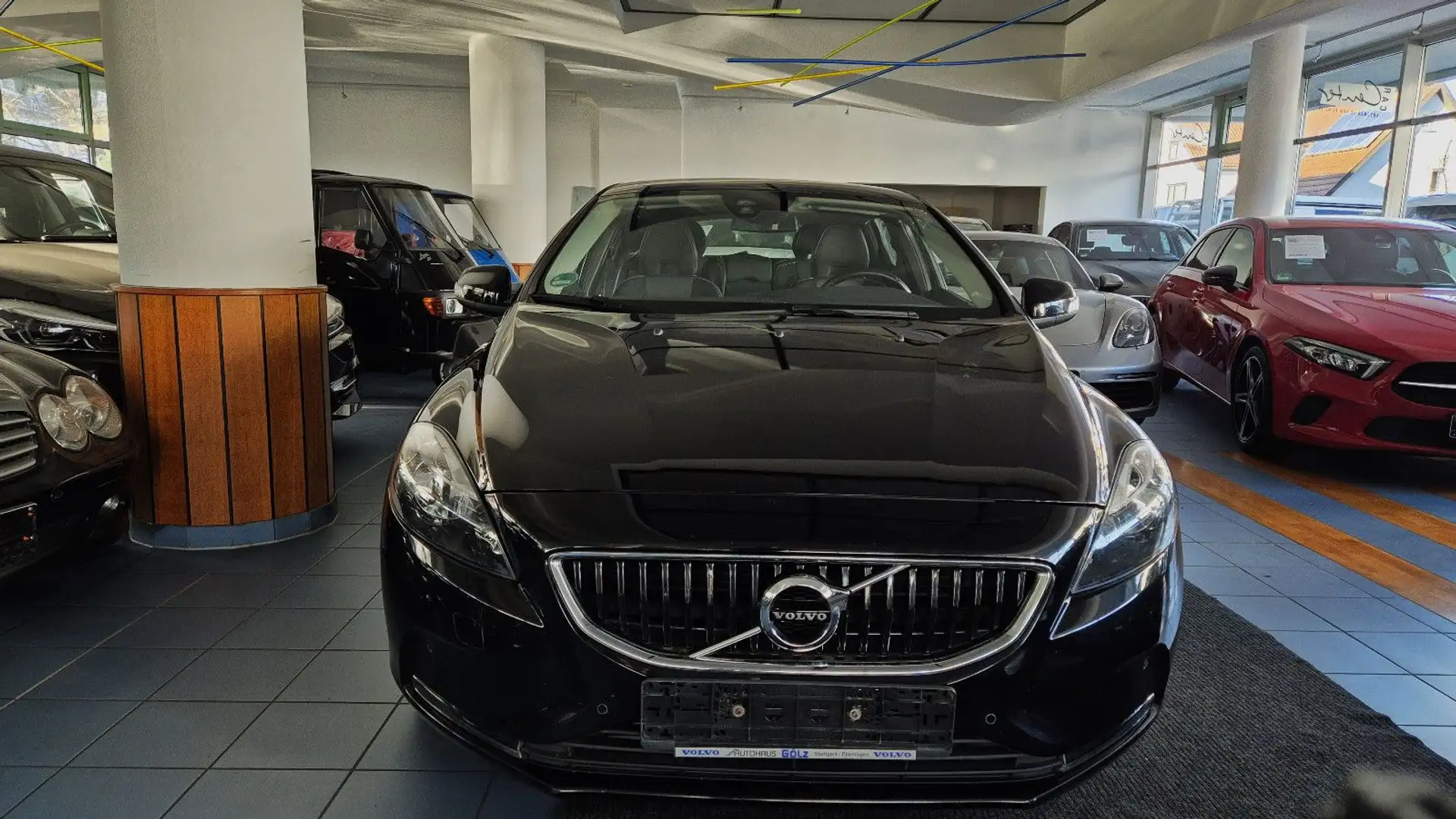 Volvo V40 Kinetic/LED/Navi/PTS/RFK/SHZ/Temp Schwarz - 2