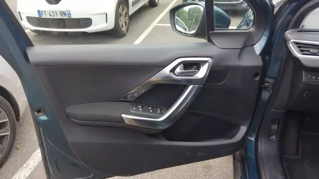 Peugeot 2008 view 7