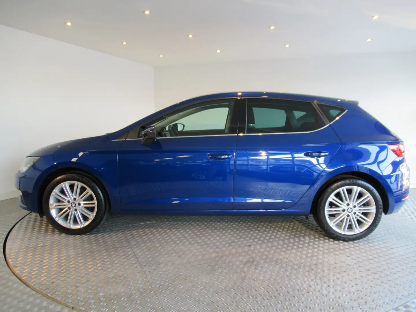 SEAT Leon 1.4 EcoTSI 150pk Xcellence Business Intens Alcanta Blau - 2