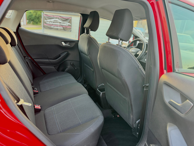 Ford Fiesta Trend — photo 5