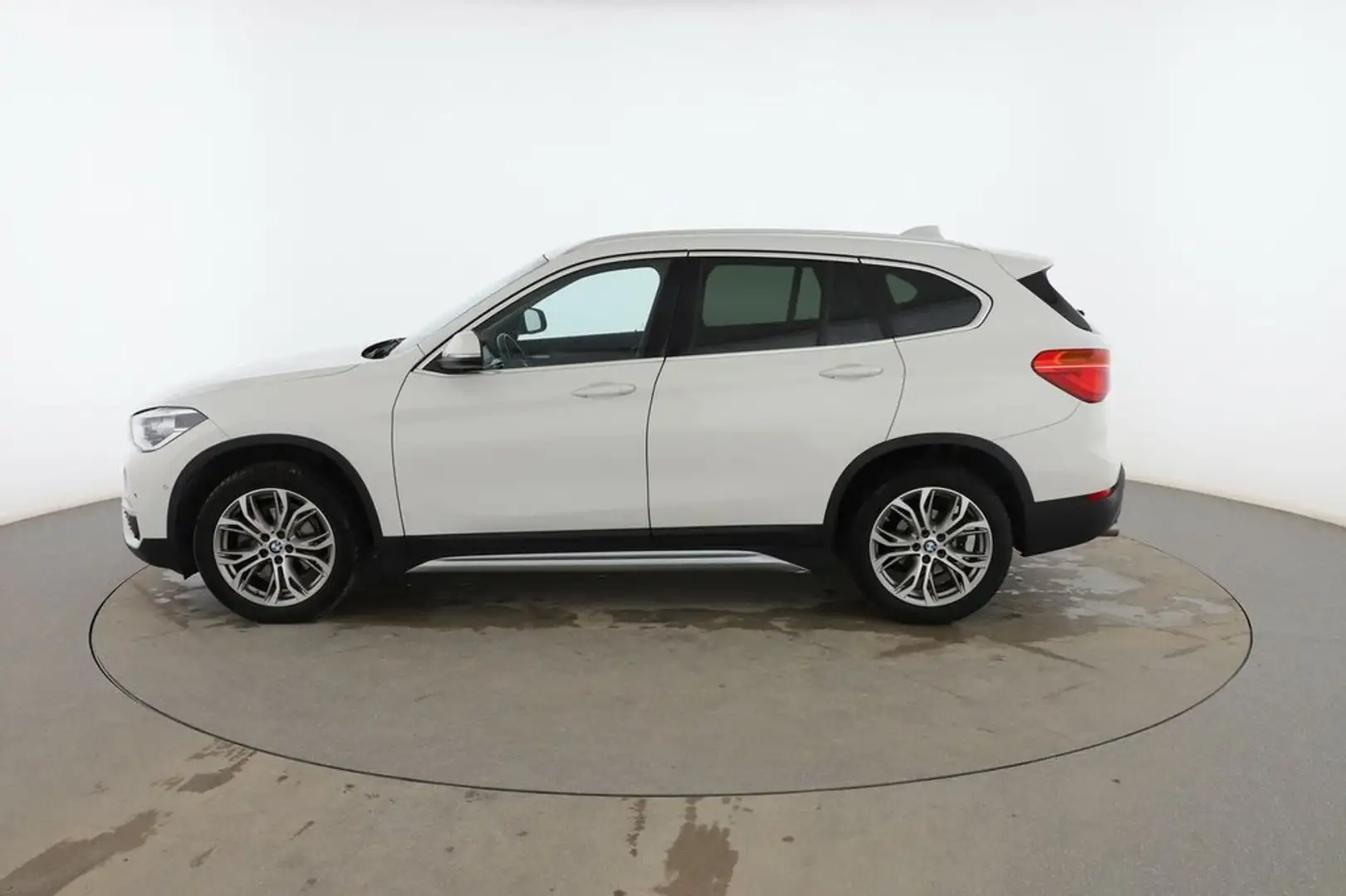 BMW X1 sDrive 18dA xLine Blanco - 2