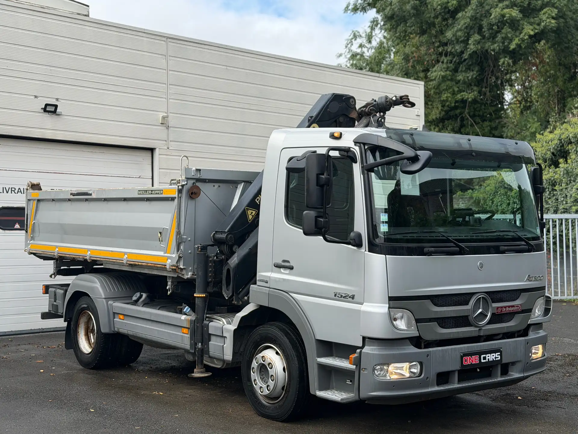 Mercedes-Benz Others 2012 은색 사진 3