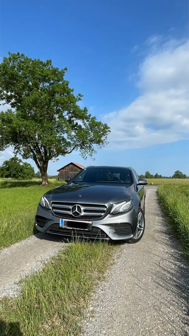 Mercedes-Benz E 220 E 220 d 4Matic (213.205) Grau - 1