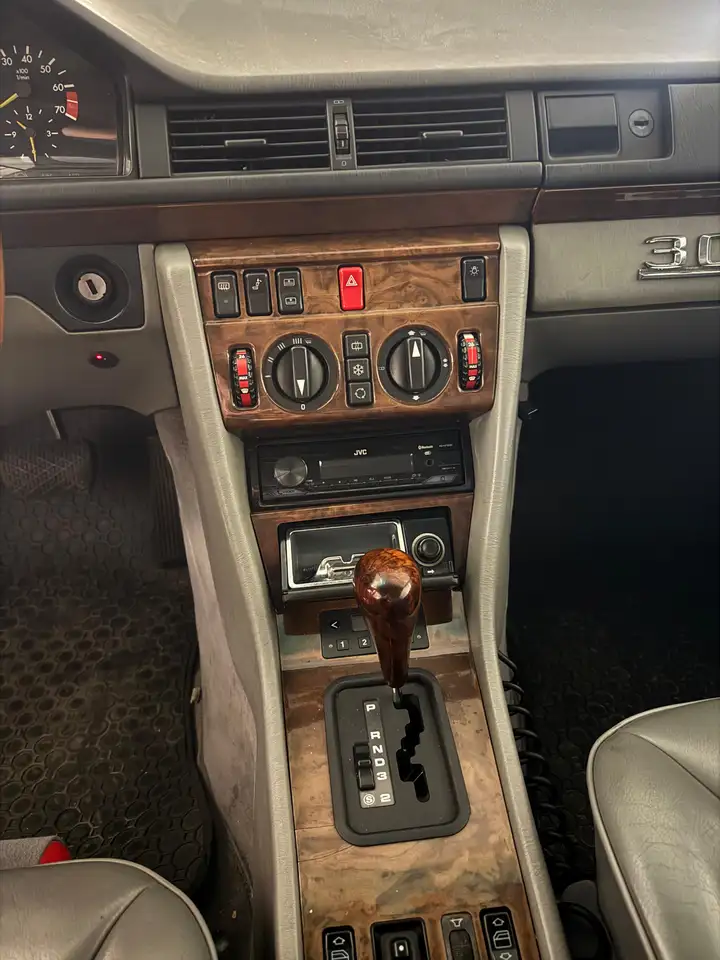 Mercedes-Benz CE 300 Black Line Edition, foto 8