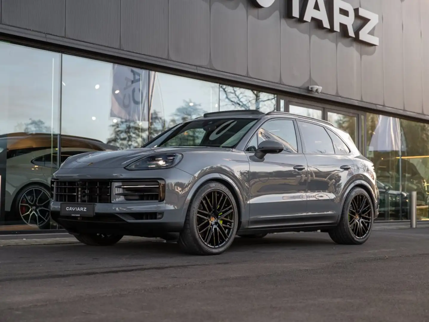 Porsche Cayenne E-HYB ACHTERASST/AIR/TREKH/22/MATR/INNO/18W/BOSE Gris - 1