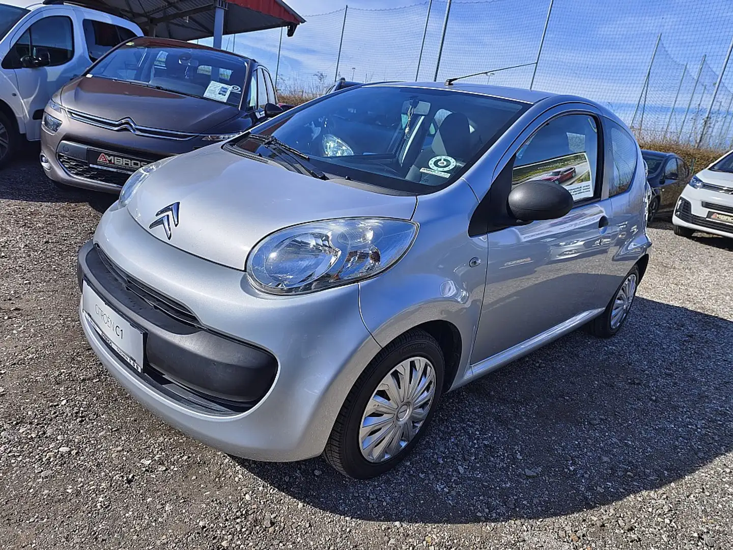 Citroen C1 1,0 Attraction Silber - 1