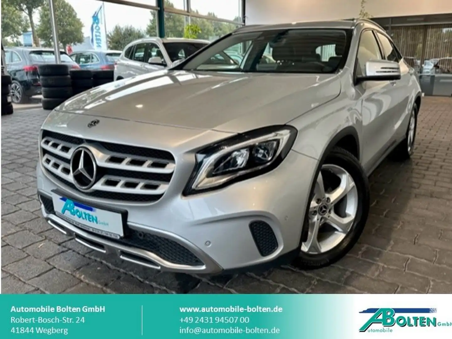 Mercedes-Benz GLA 180 Urban-LED-360°-Navi-PTS Ezüst - 1