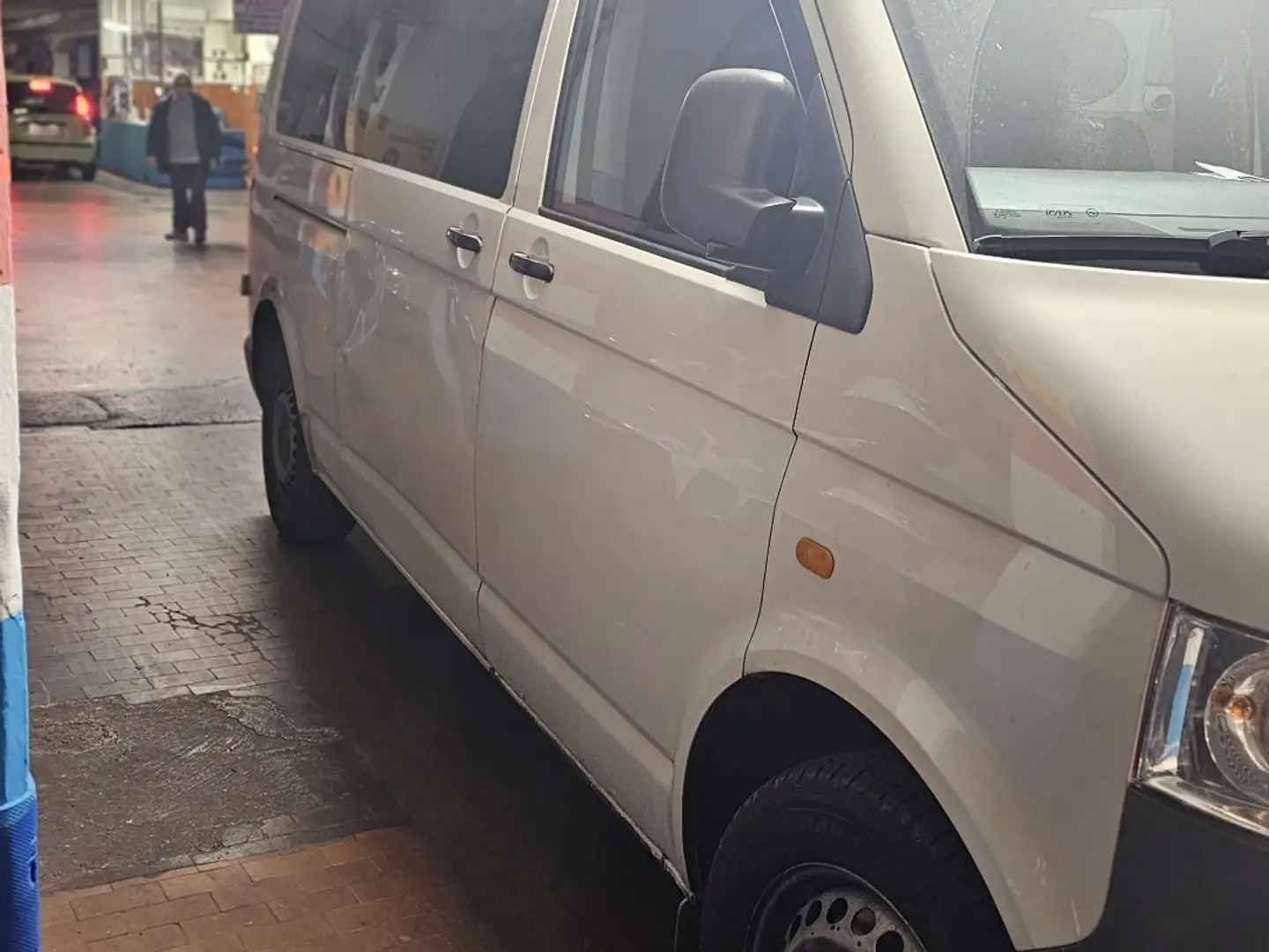 Volkswagen T5 Transporter Caravelle 9 posti passo lungo - 1
