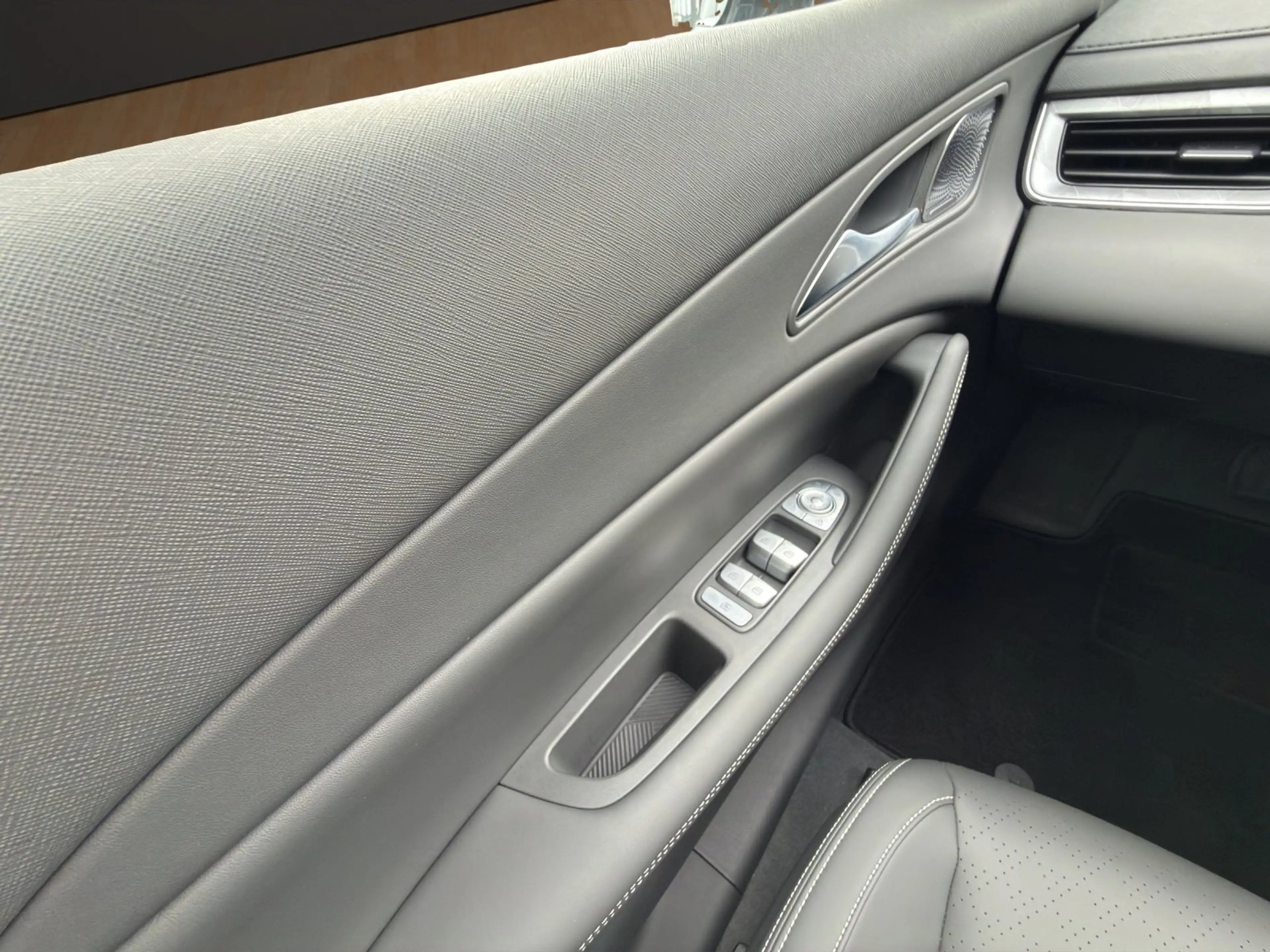 DFM Forthing 7 Forthing 7 REEV/360-Kamera/Apple Car-Play Android — photo 12