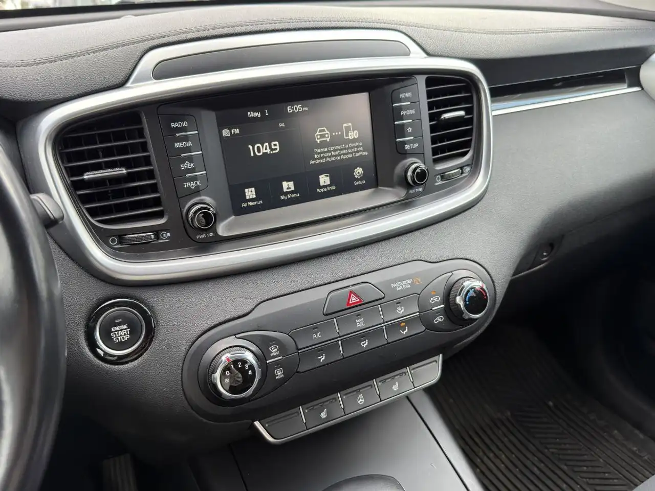 Kia Sorento снимка Kia Sorento