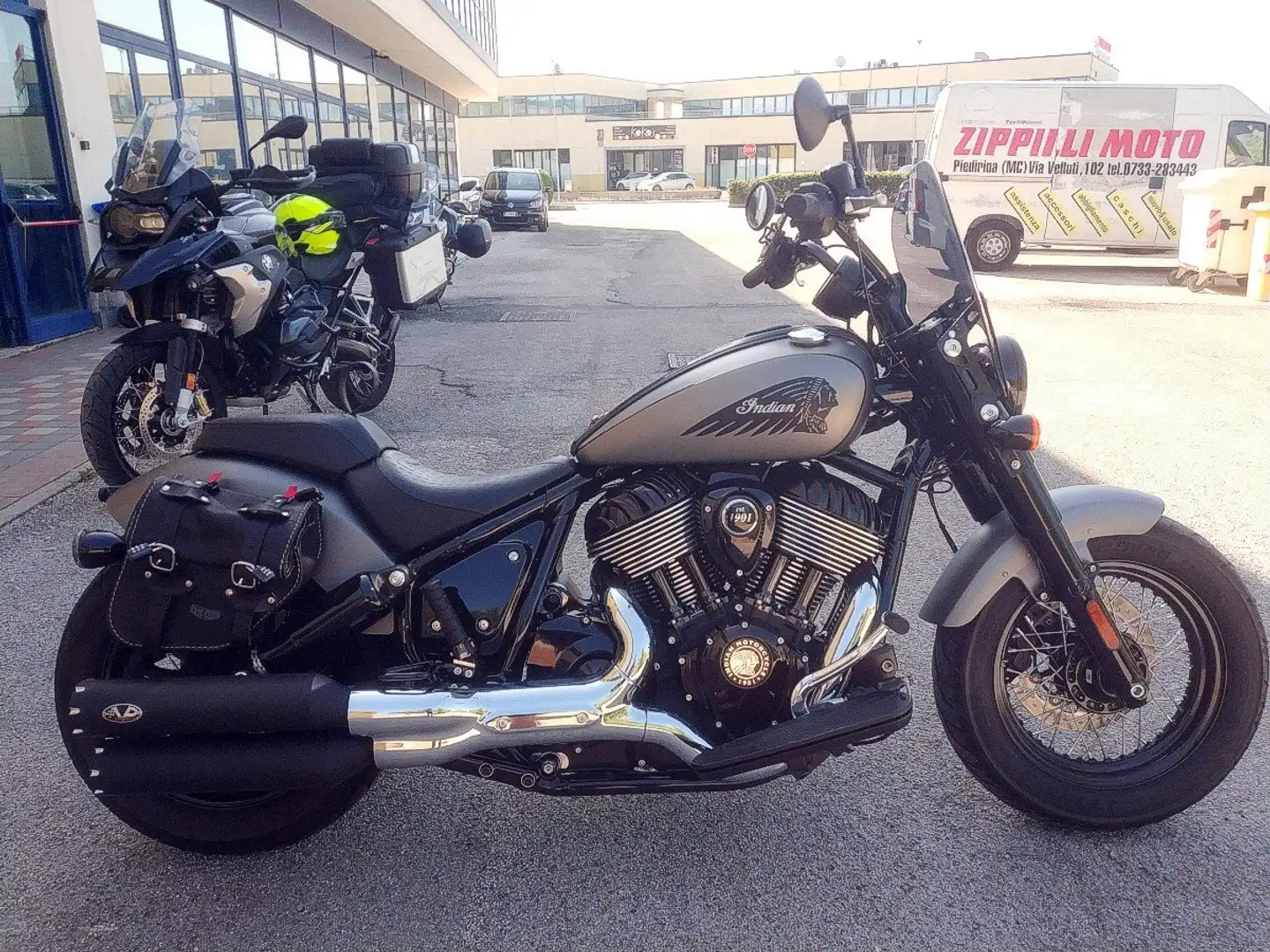 Indian Chief Bobber Dark Horse Gri - 1