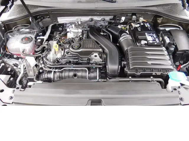 Volkswagen Tiguan Allspace view 14