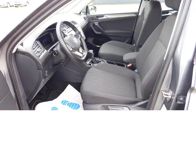 Volkswagen Tiguan Allspace view 10