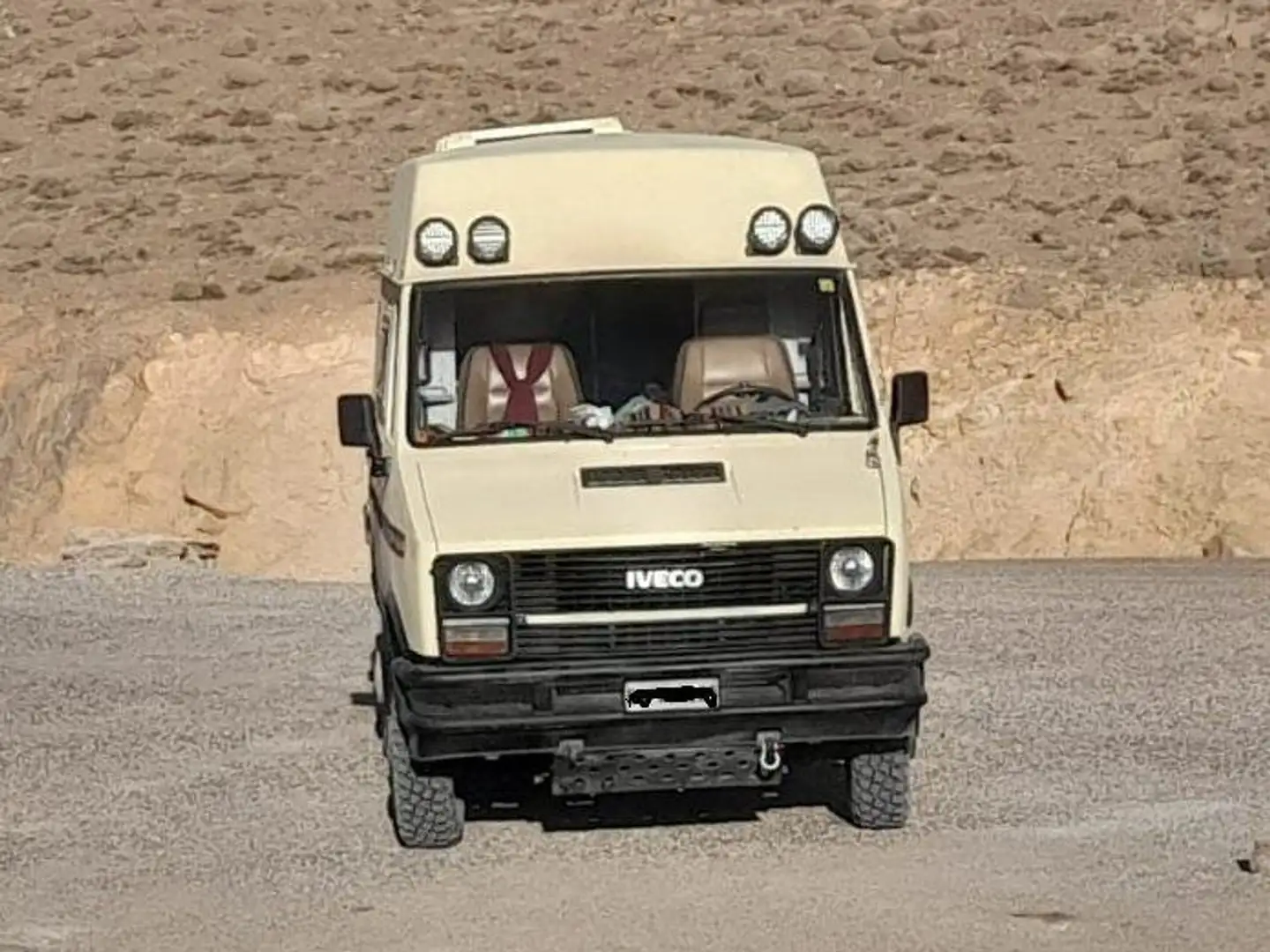 Iveco Daily 4x4 bež - 1