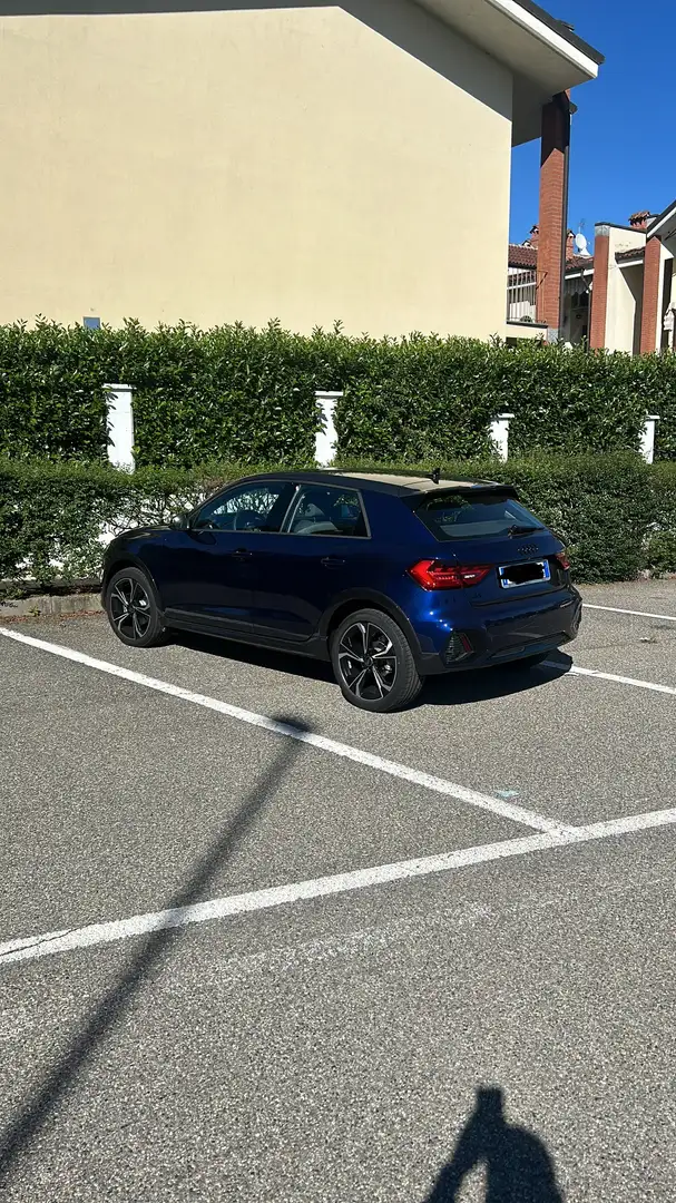 Audi A1 allstreet 30 1.0 tfsi Identity Contrast 116cv s tr - 2