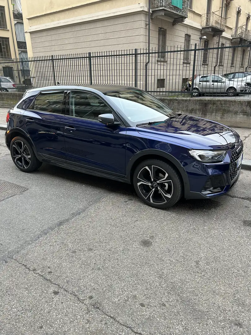 Audi A1 allstreet 30 1.0 tfsi Identity Contrast 116cv s tr - 1