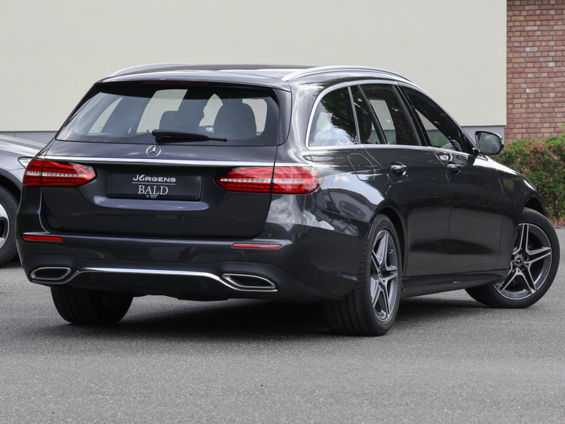 Mercedes-Benz E 400 d 4MATIC T-Modell AMG-Sport+MLB+Ambiente — photo 3