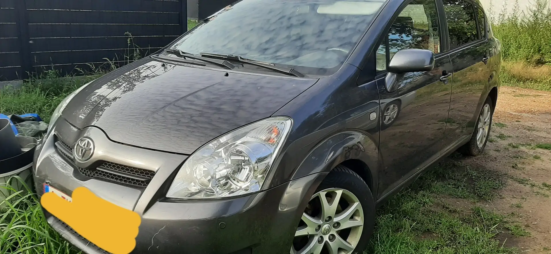 Toyota Corolla Verso Corolla Verso 2.2 D-4D DPF Luna Gris - 1