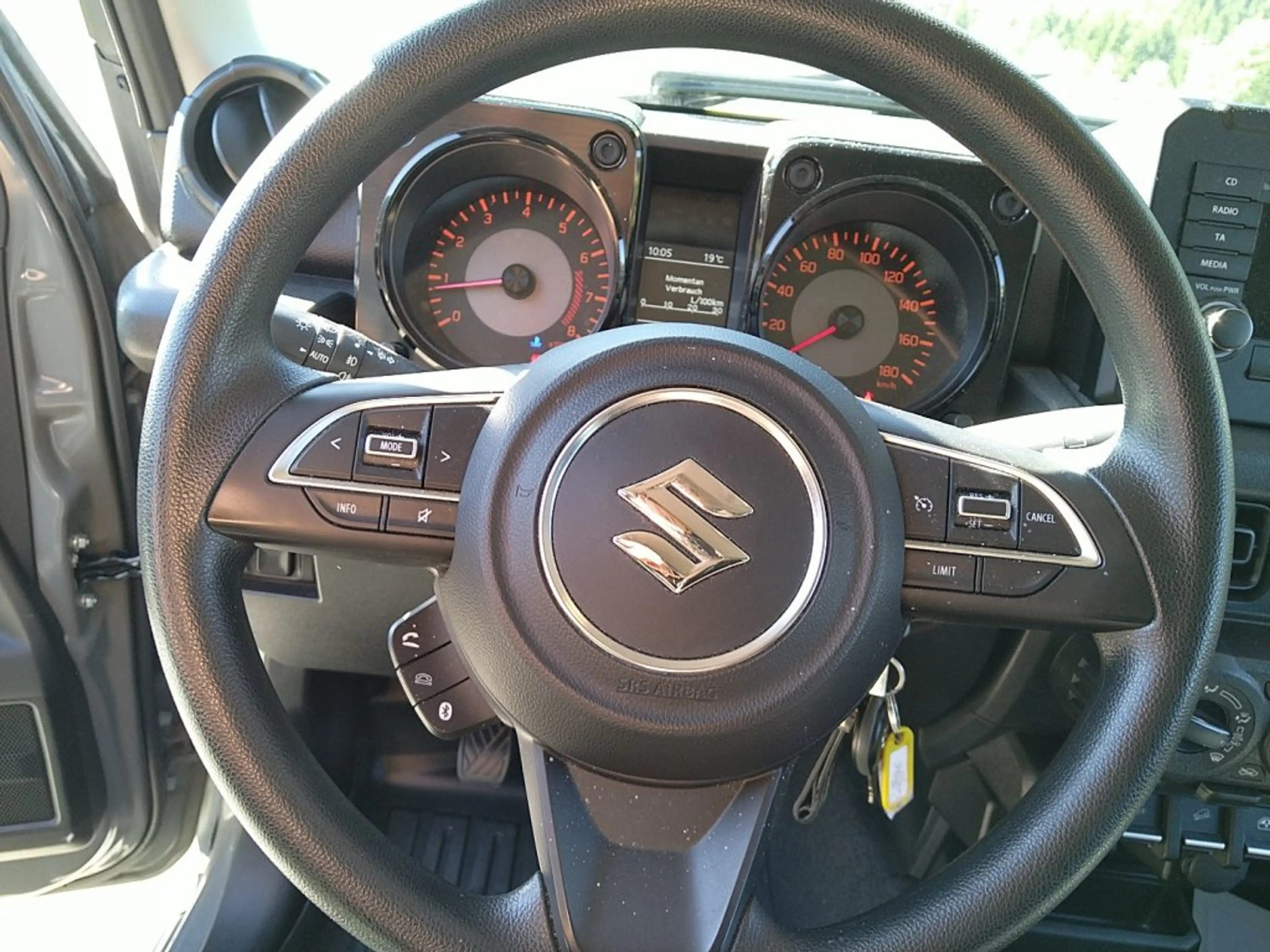 Suzuki Jimny ALLRAD 1,5 Allgrip N1 — photo 9