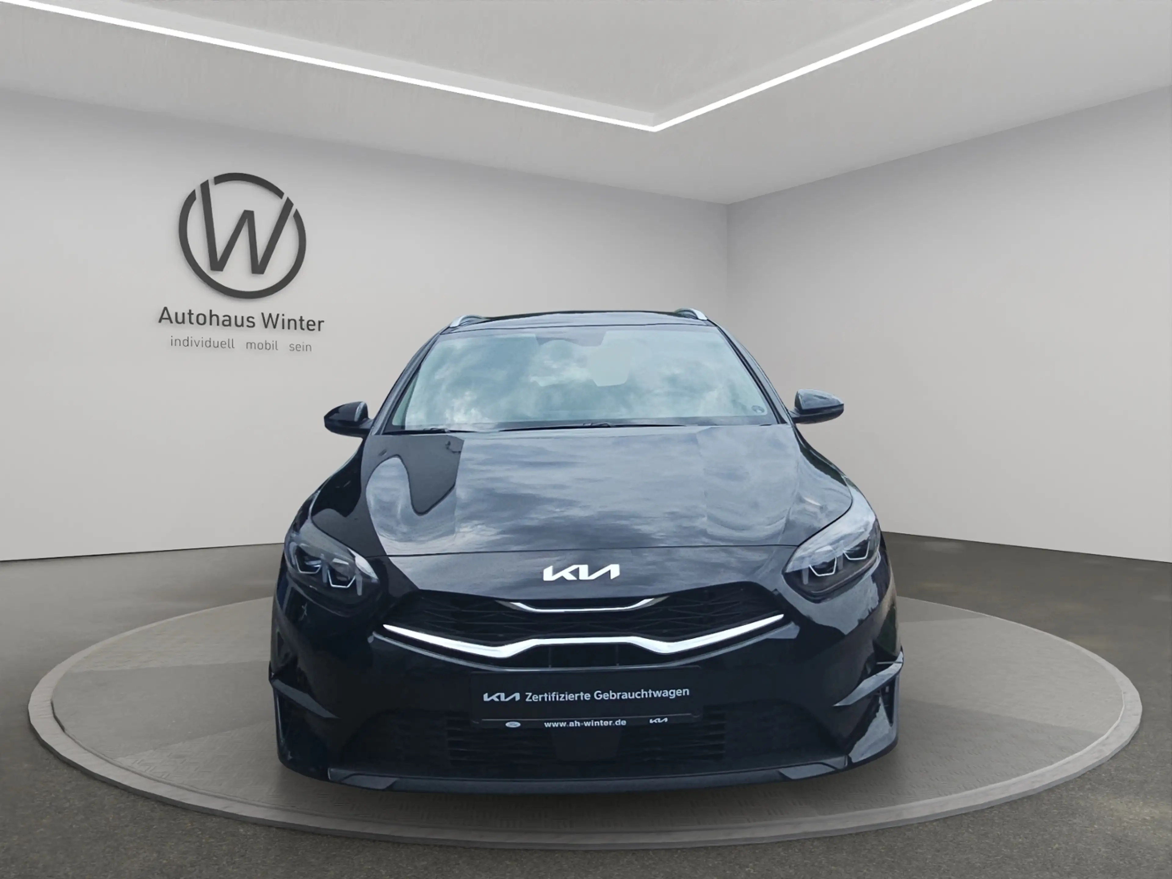 Kia Ceed SW / cee'd SW 1,5 T-GDI DCT Ultimate Edition Stylep. Soundp. LE — photo 3