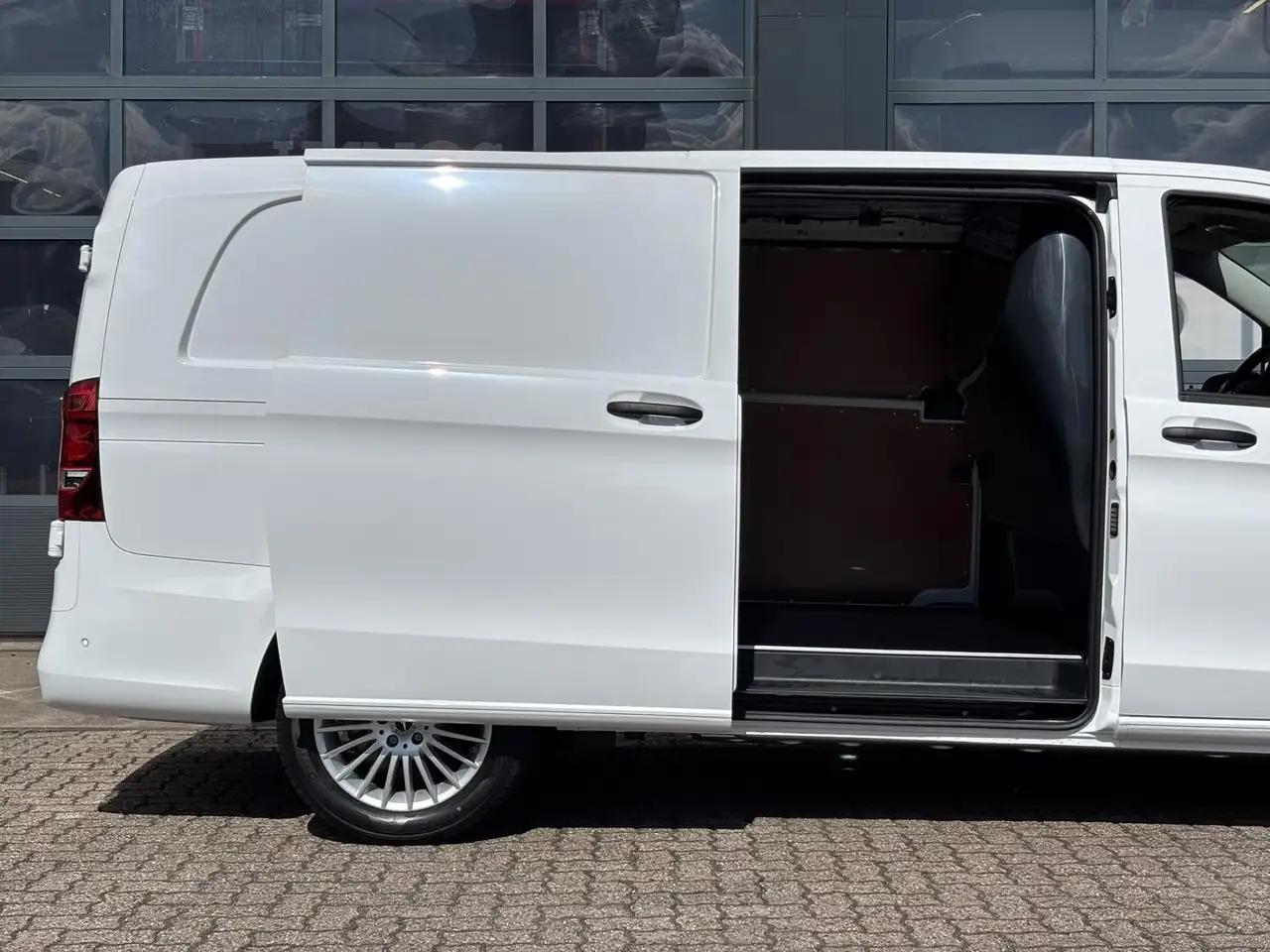 Mercedes-Benz Vito 2026 — фото 6