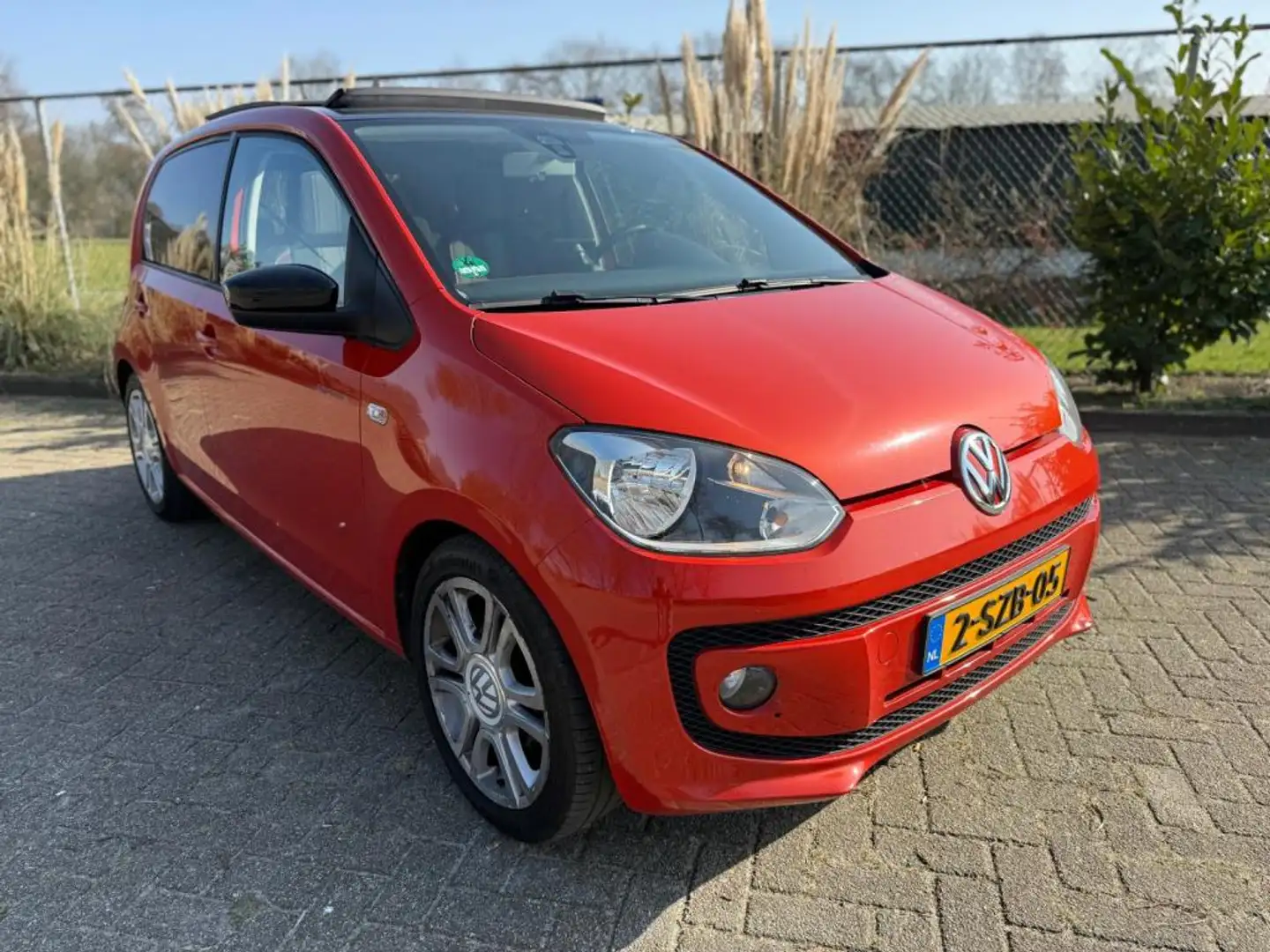 Volkswagen up! 1.0 groove up! BlueMotion I pano I cruise control Oranje - 2