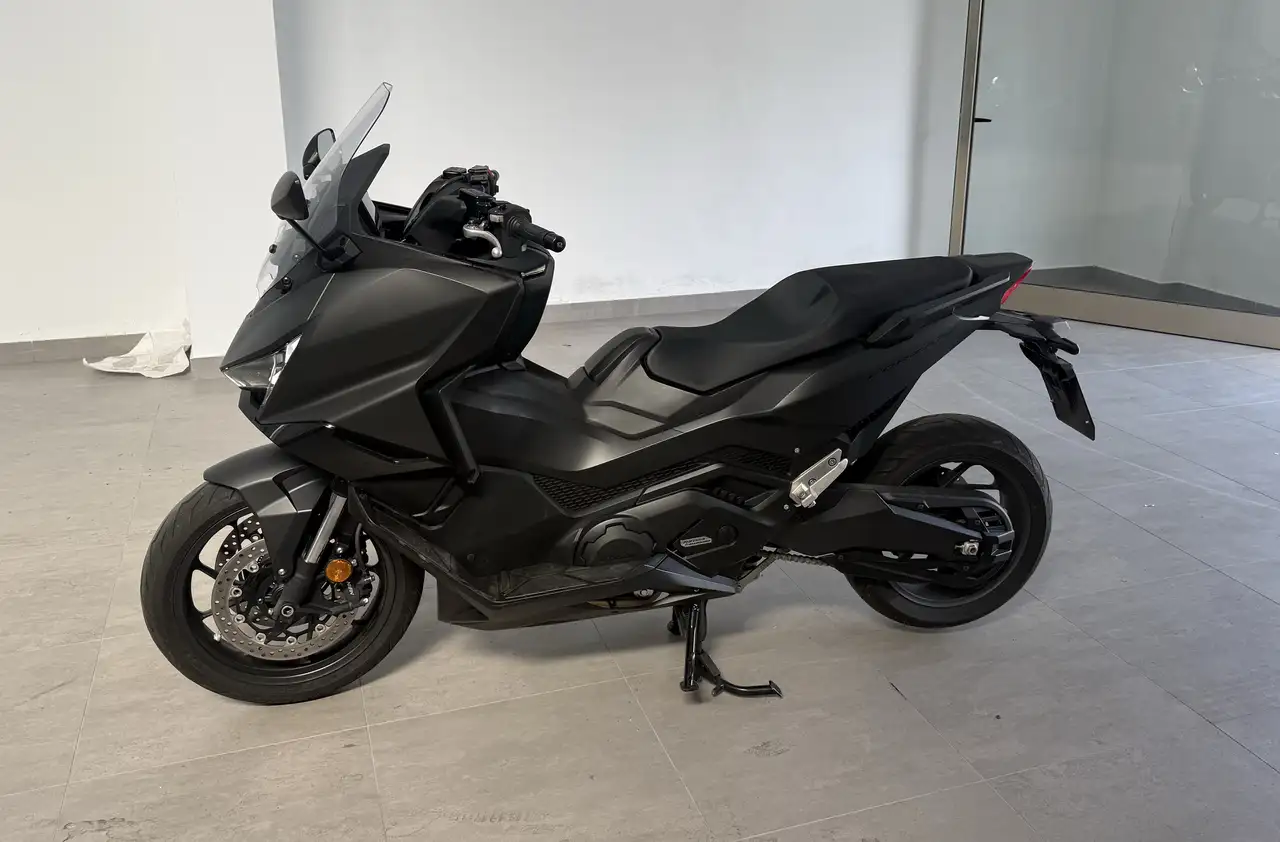 Honda Forza 750