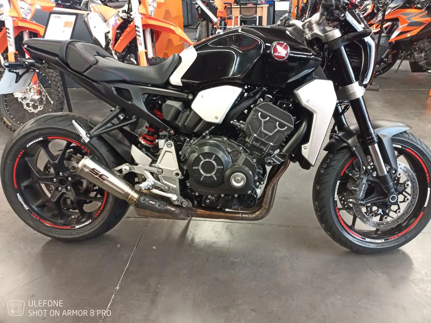 Honda CB 1000 Noir - 1