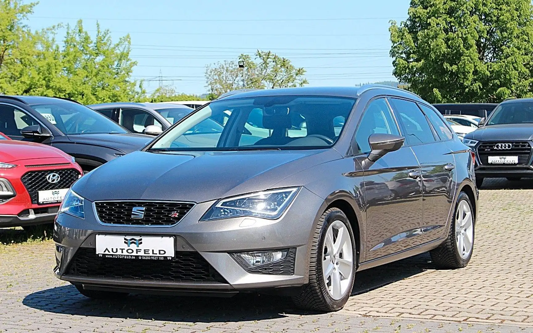 SEAT Leon FR 1.4 TSI/VOLLSHEFT/LED/NAVI/PDC/TEMP/BT/ Grau - 1