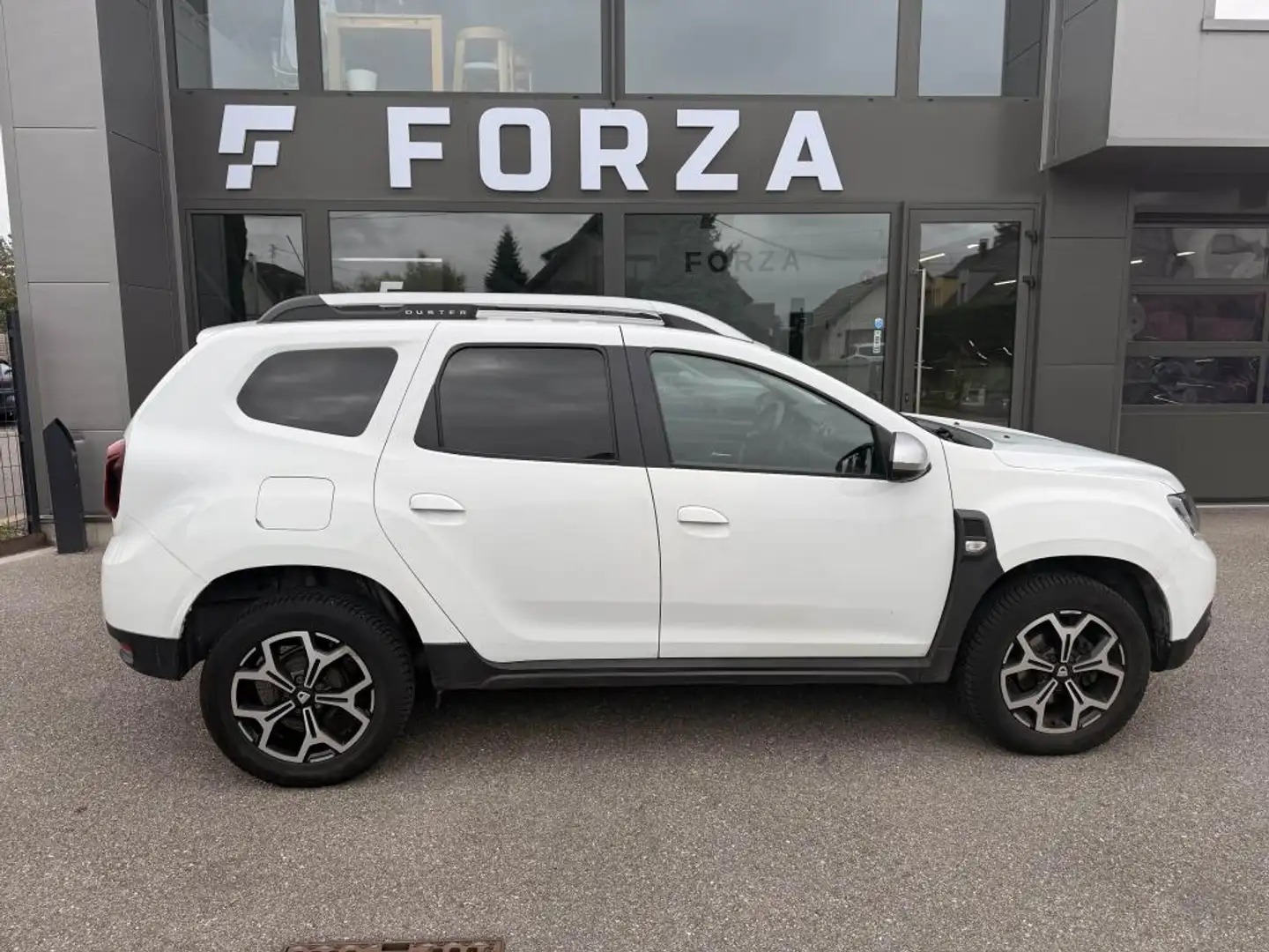 Dacia Duster 1.5 Dci 110 ch - Prestige - Suivi Complet Blanc - 2