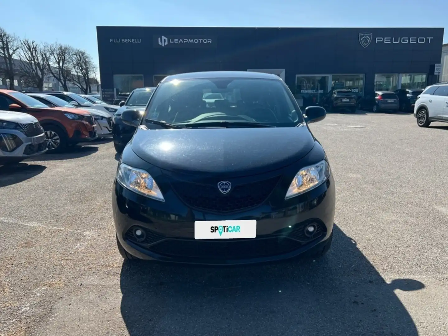 Lancia Ypsilon 3ª serie - Ypsilon 1.0 FireFly 5 porte S&S Hybrid Nero - 2