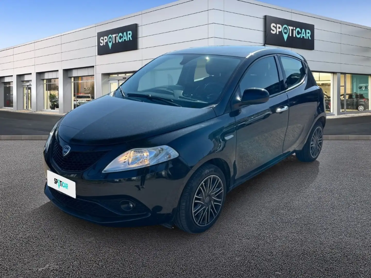 Lancia Ypsilon 3ª serie - Ypsilon 1.0 FireFly 5 porte S&S Hybrid Nero - 1