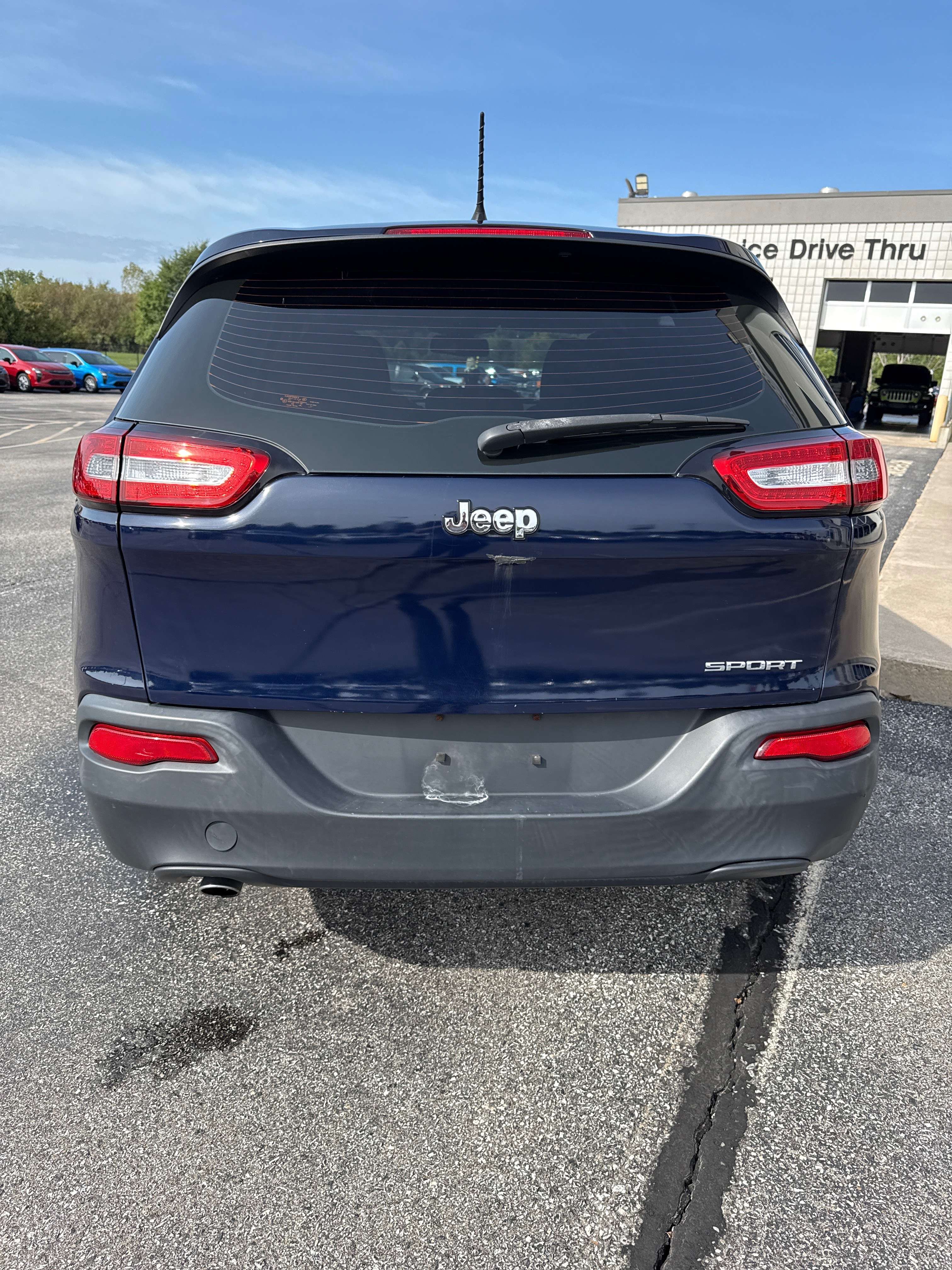 2015 Jeep Cherokee Sport — снимка 1