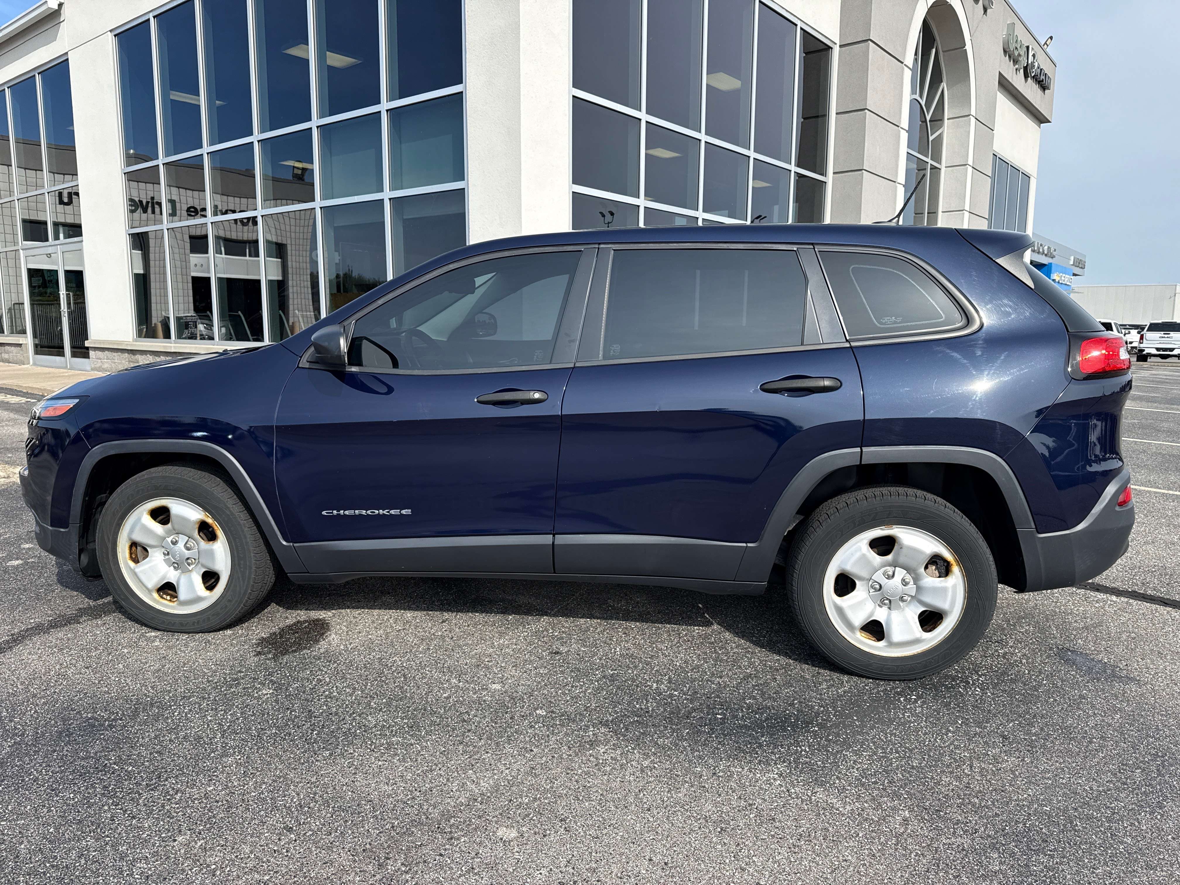 2015 Jeep Cherokee Sport — снимка 1