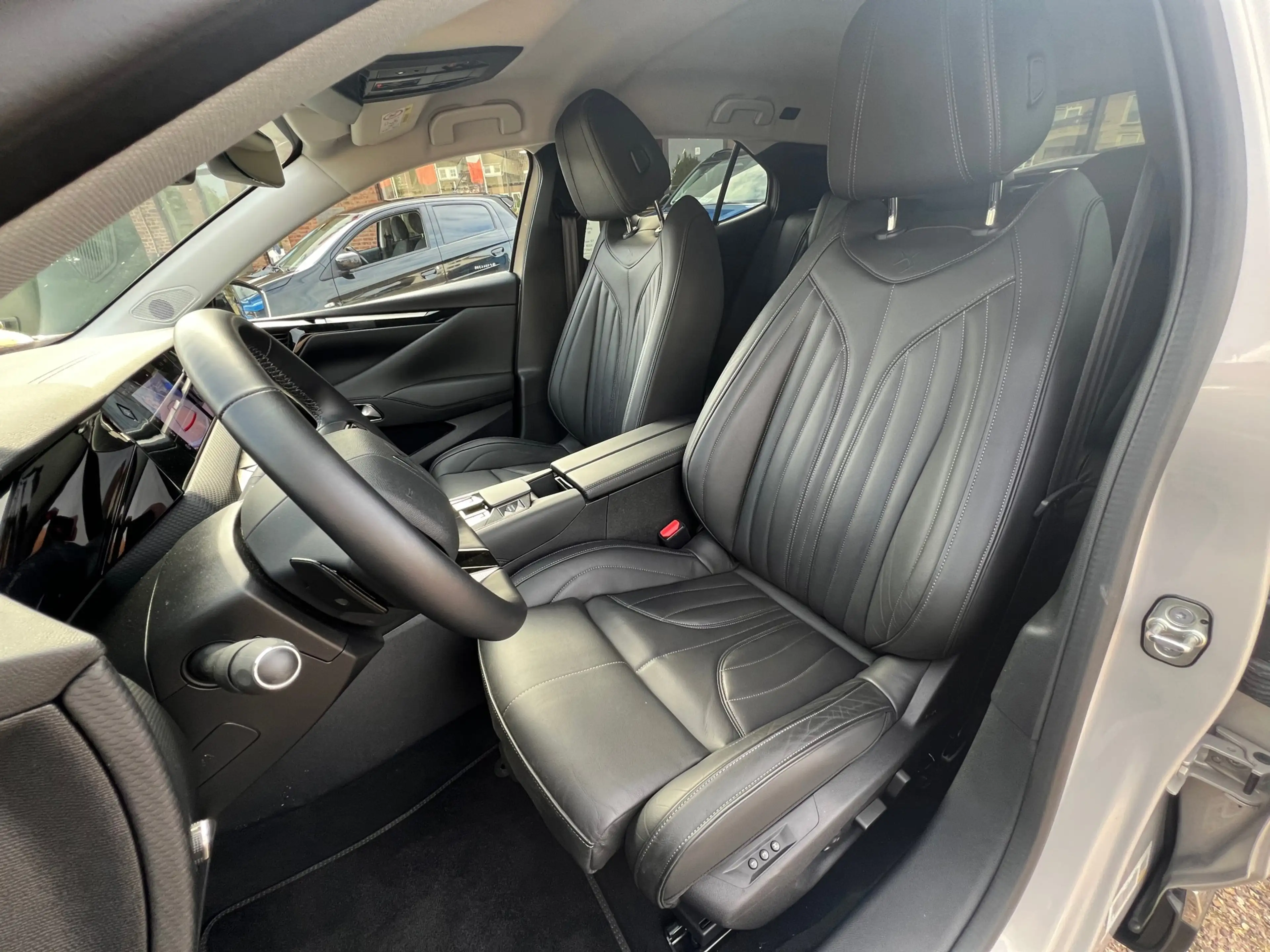 DS Automobiles DS 4 E-Tense Performance Line+ Leder-Navi-Camera — photo 8