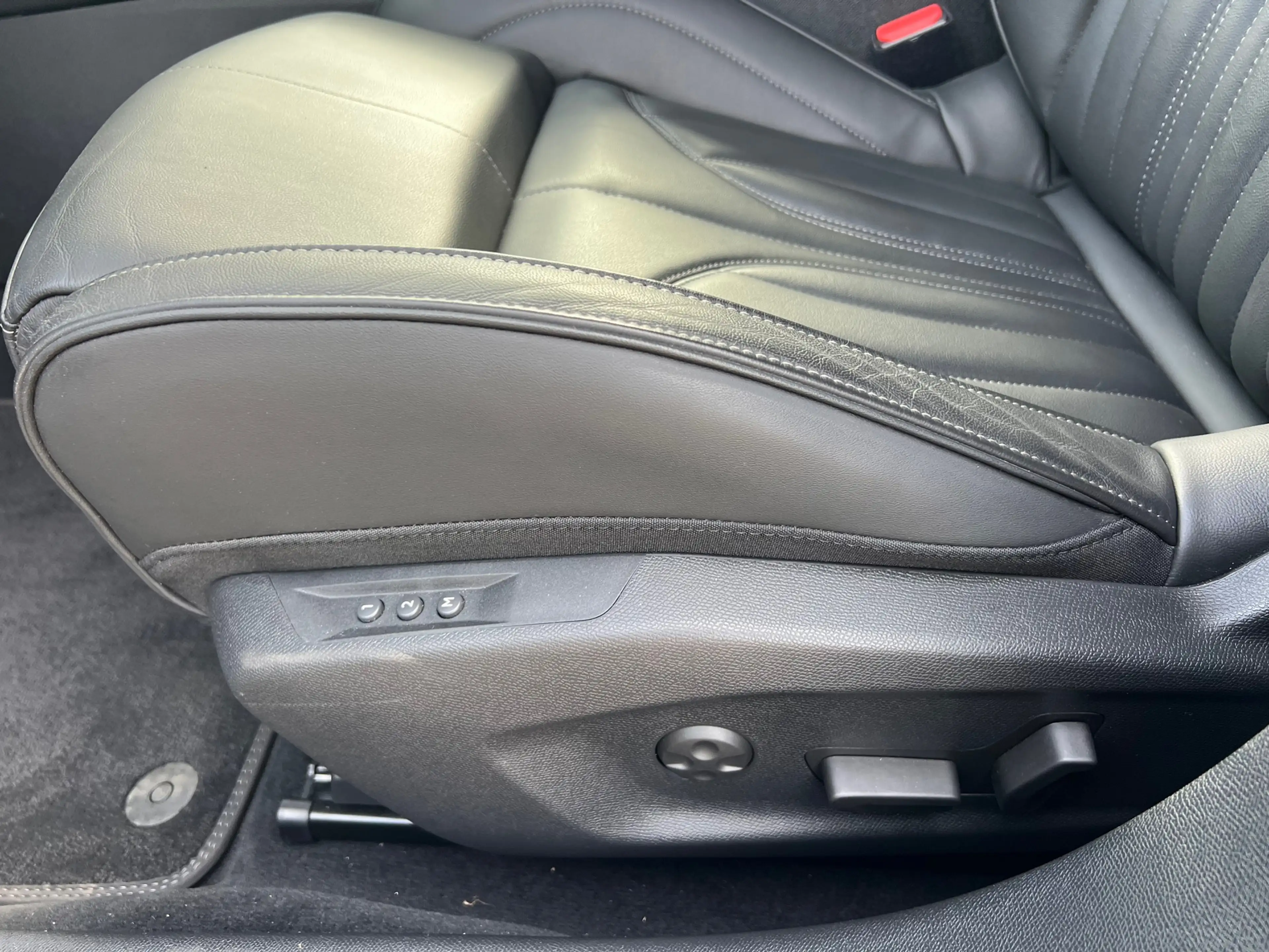 DS Automobiles DS 4 E-Tense Performance Line+ Leder-Navi-Camera — photo 9