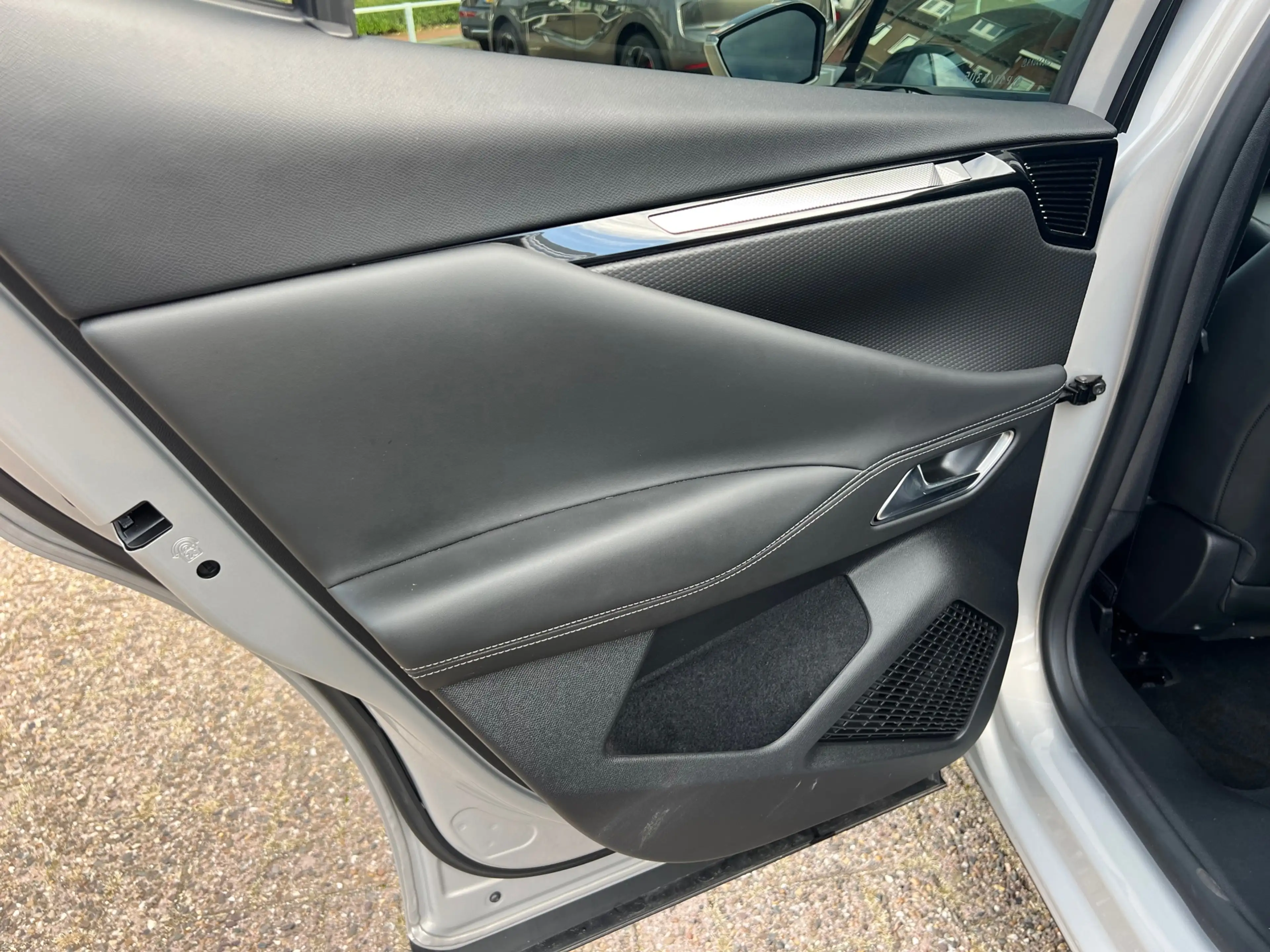 DS Automobiles DS 4 E-Tense Performance Line+ Leder-Navi-Camera — photo 12