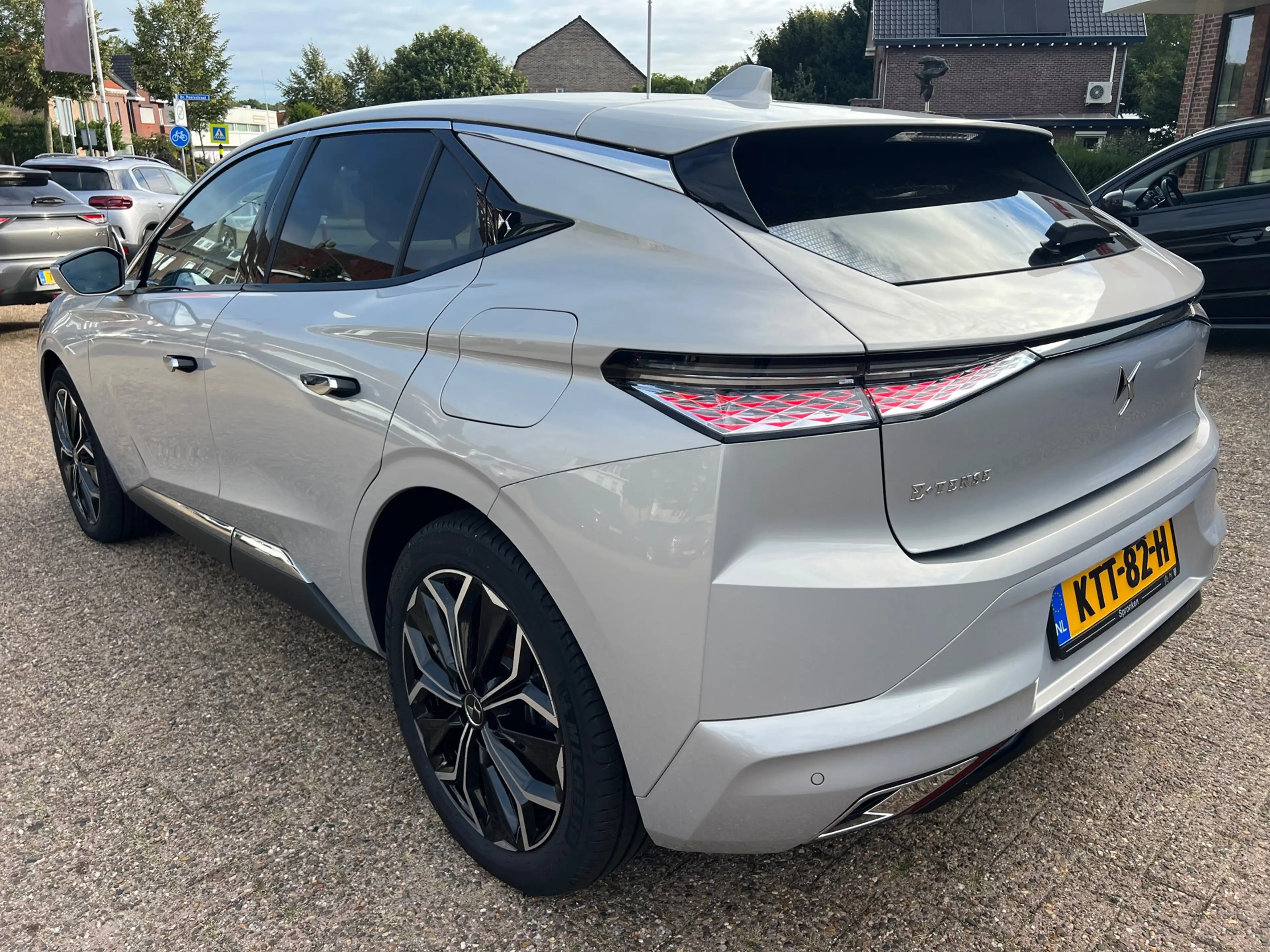 DS Automobiles DS 4 E-Tense Performance Line+ Leder-Navi-Camera — photo 3