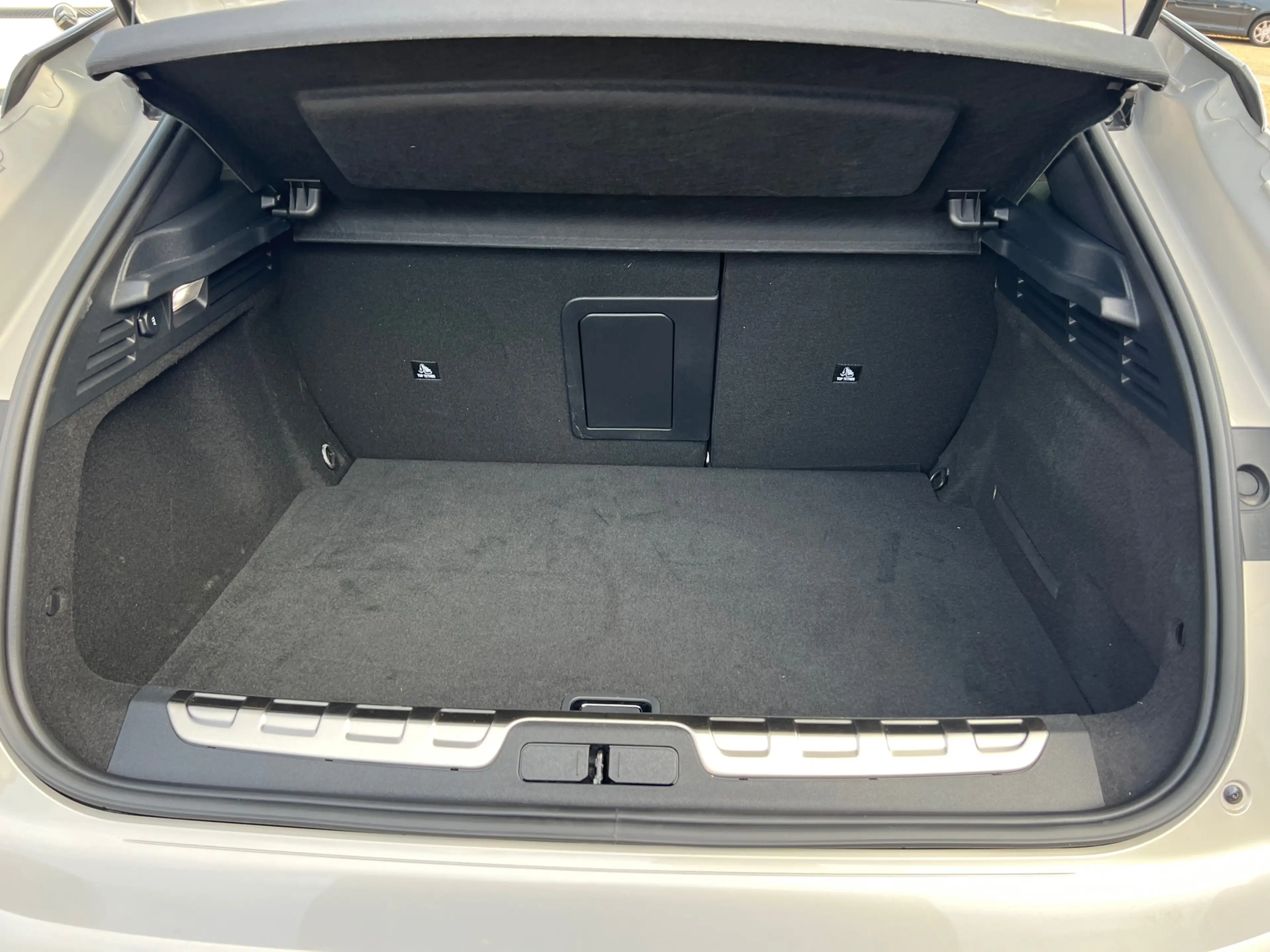 DS Automobiles DS 4 E-Tense Performance Line+ Leder-Navi-Camera — photo 13
