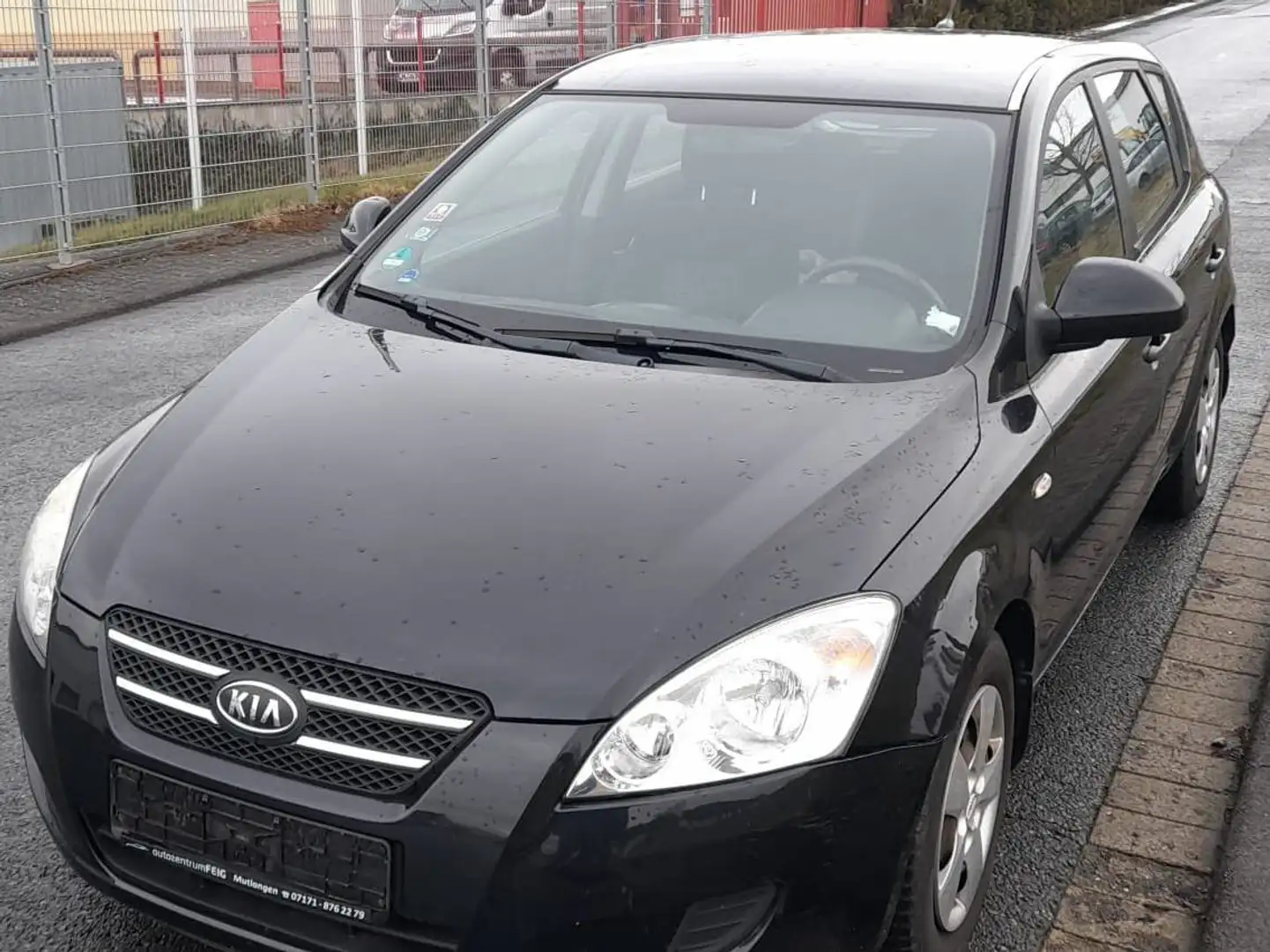 Kia Ceed / cee'd Basis Schwarz - 1