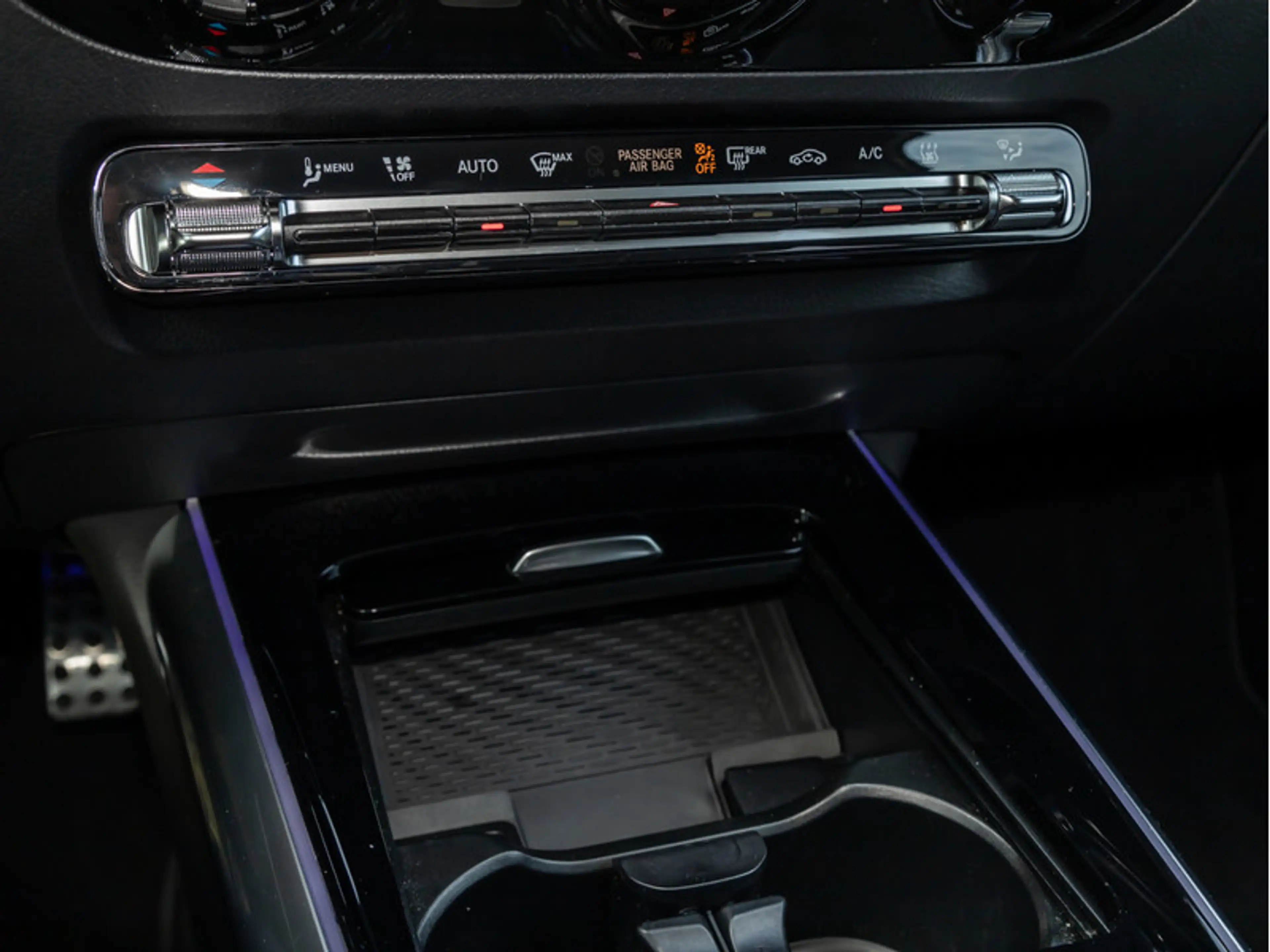 Mercedes-Benz GLA 220 d 4M AMG-Sport/MLB/360/Pano/AHK/Night/20 — photo 15