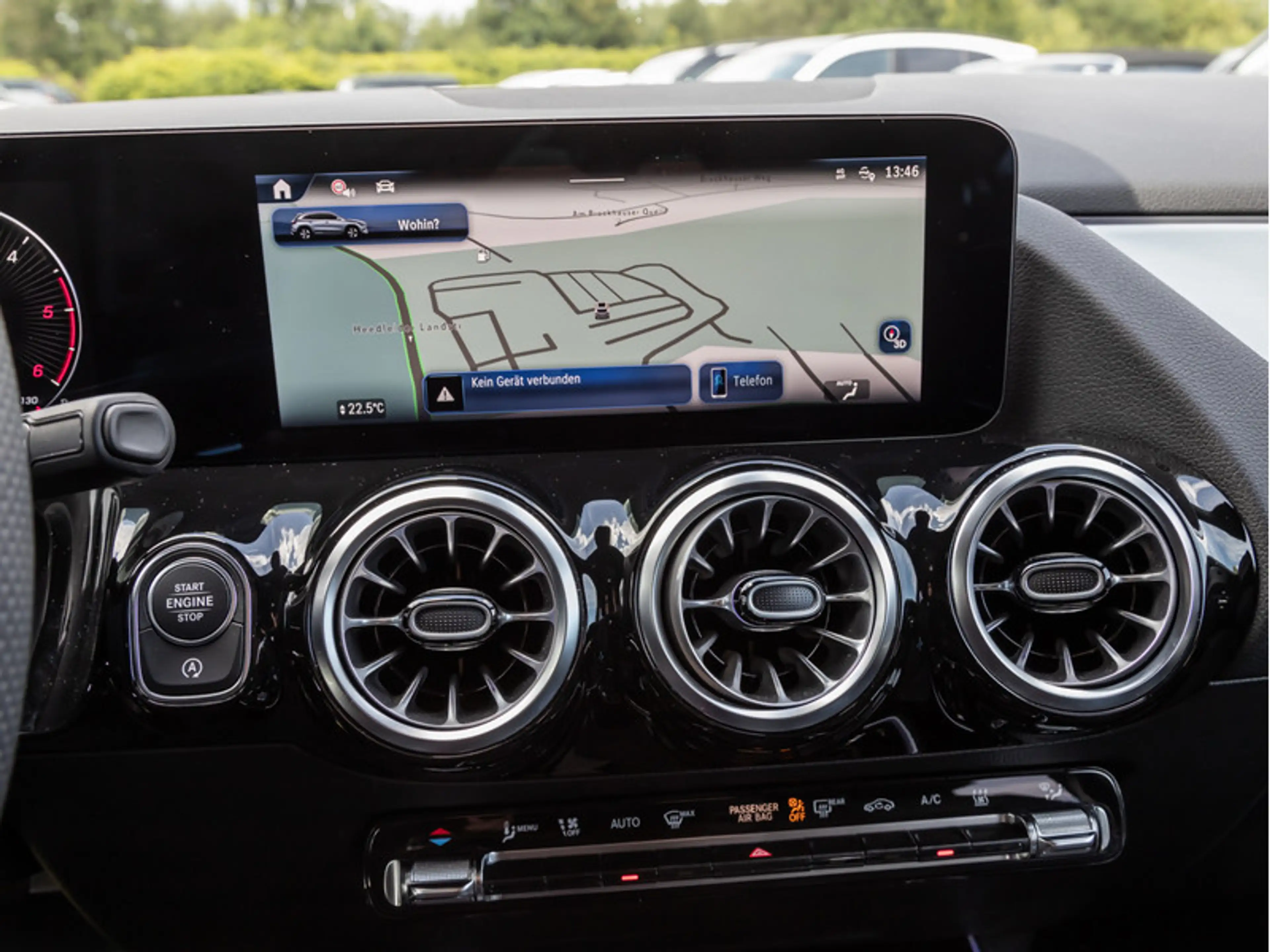 Mercedes-Benz GLA 220 d 4M AMG-Sport/MLB/360/Pano/AHK/Night/20 — photo 14