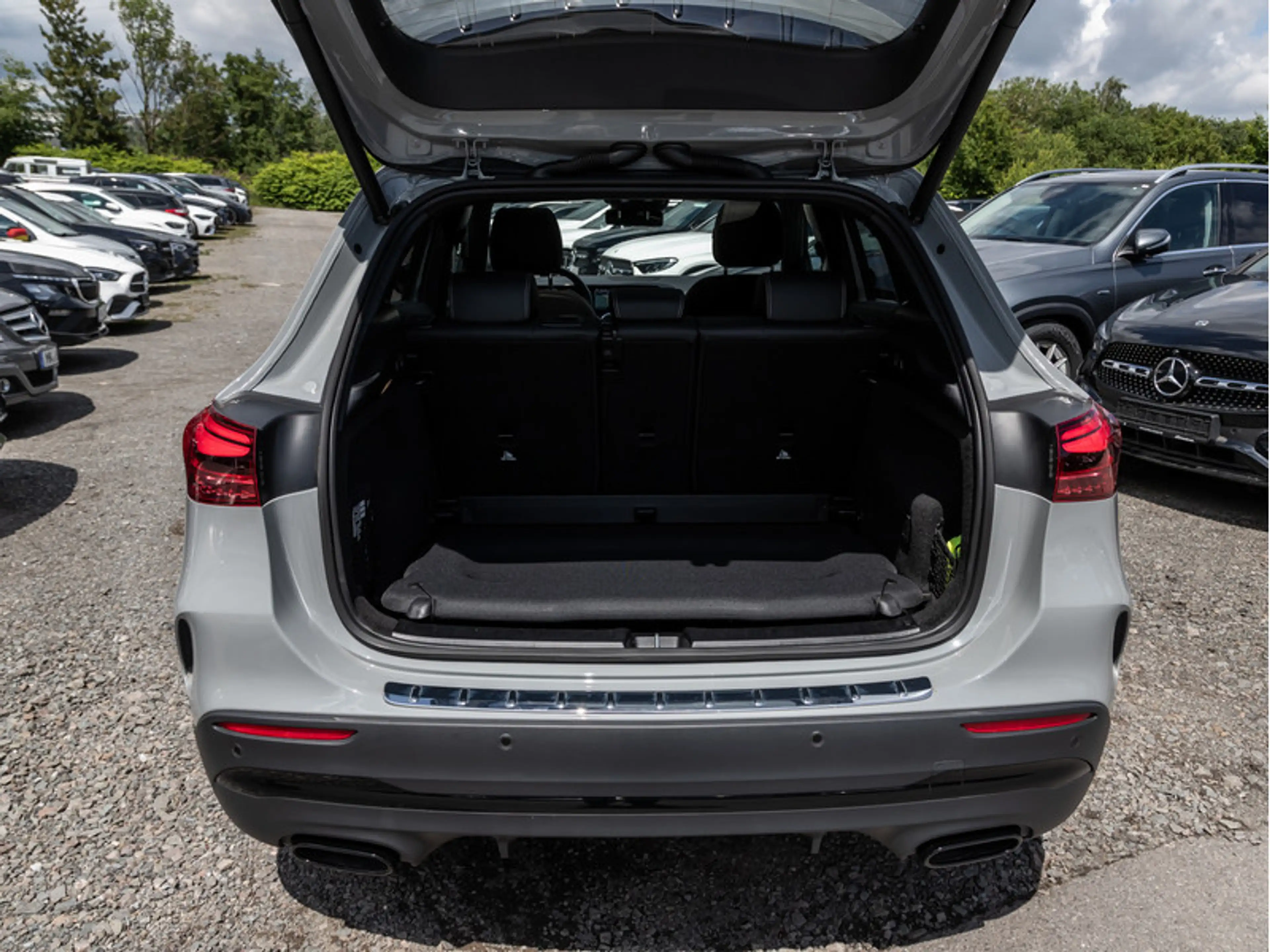 Mercedes-Benz GLA 220 d 4M AMG-Sport/MLB/360/Pano/AHK/Night/20 — photo 6
