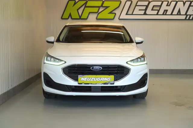 Ford Focus view 9