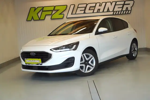 Ford Focus view 8
